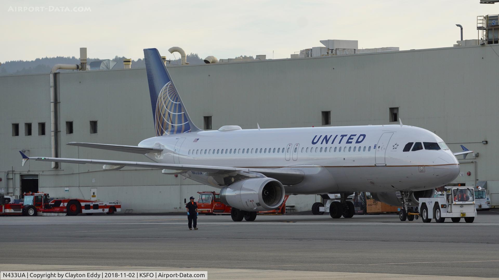 N433UA, 1996 Airbus A320-232 C/N 589, SFO 2018.