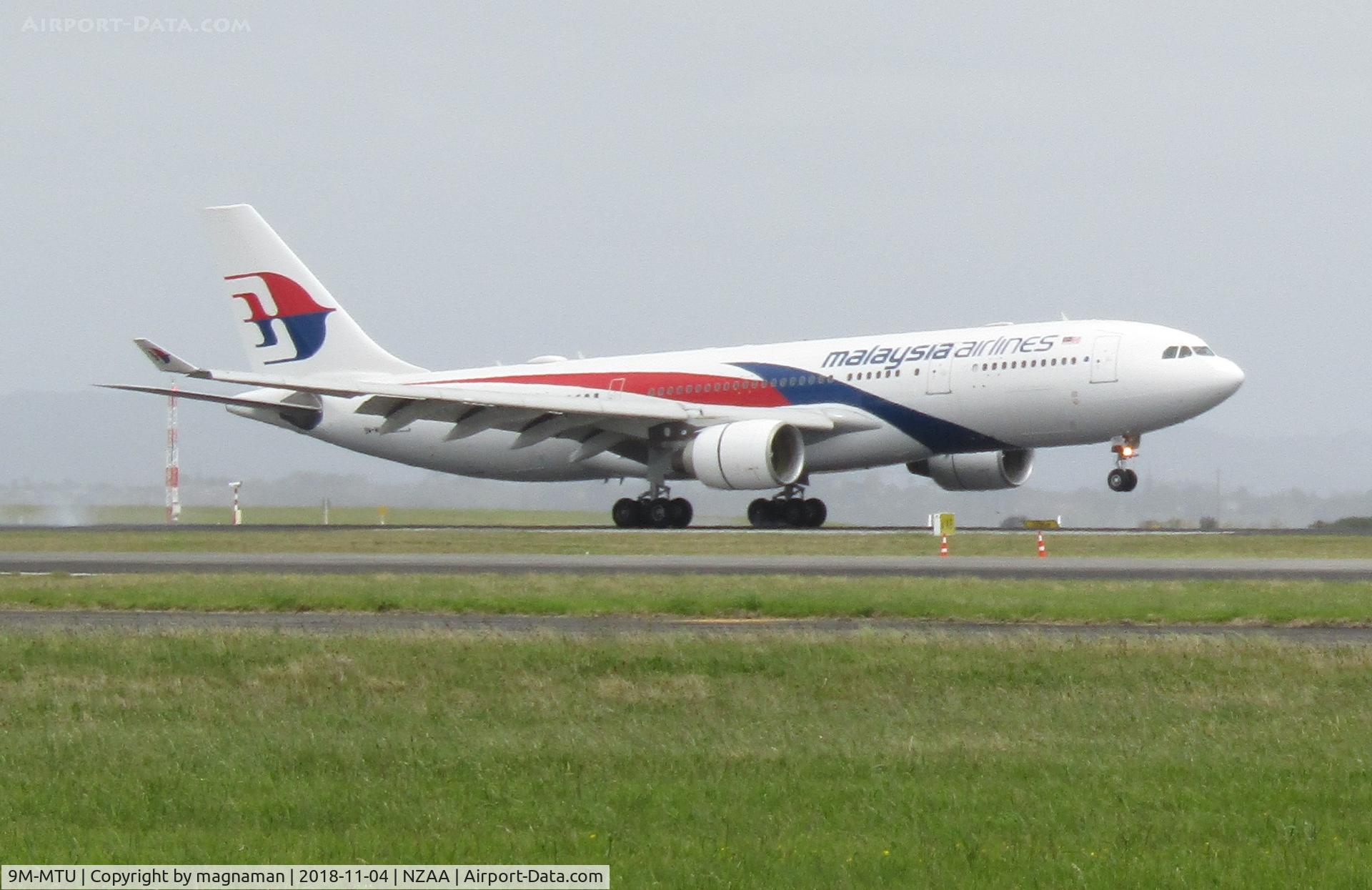 9M-MTU, 2005 Airbus A330-223 C/N 0665, about to land at AKL today