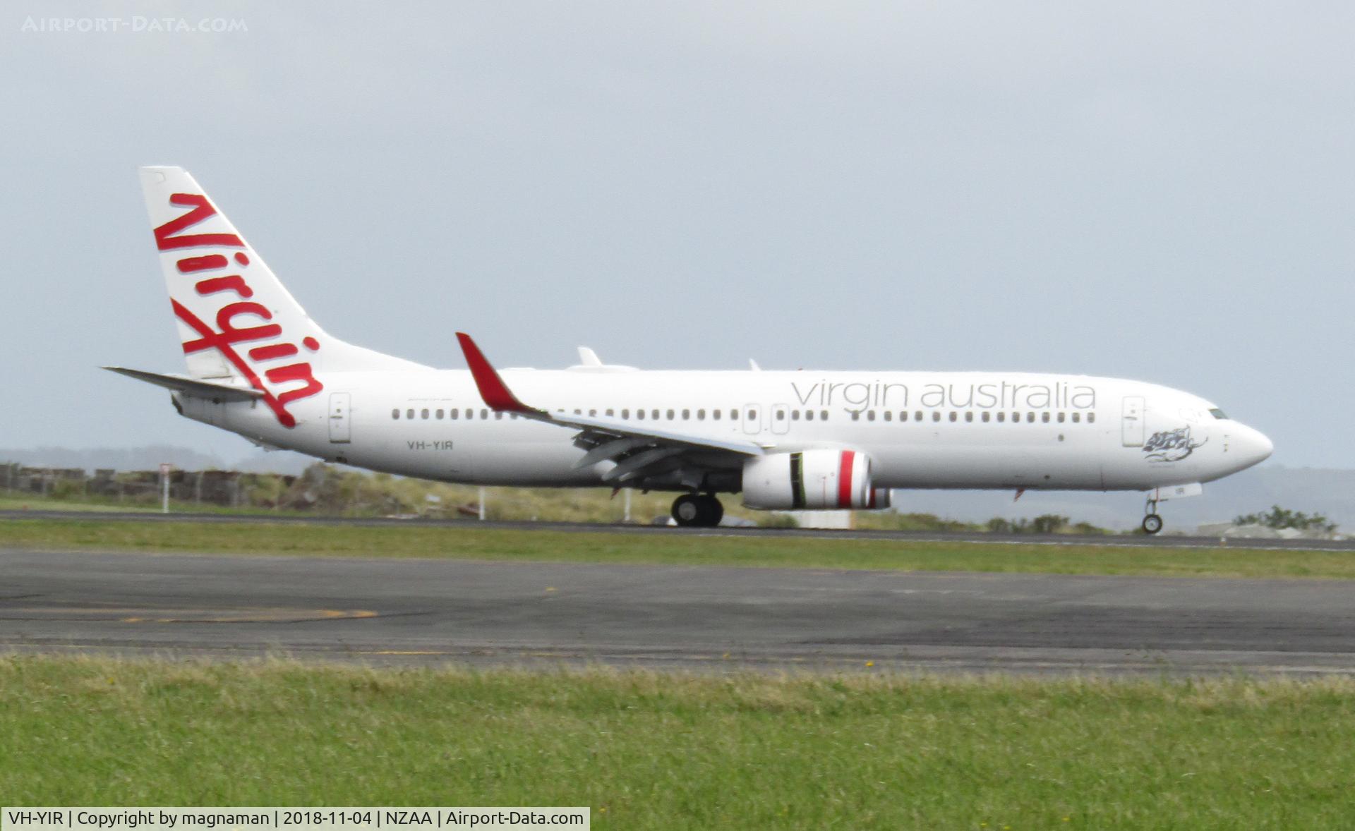 VH-YIR, 2012 Boeing 737-8FE C/N 39925, they come in threes