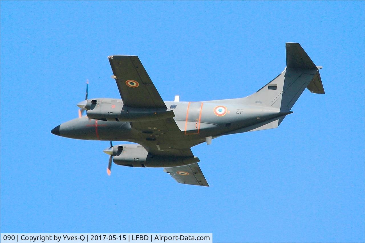 090, Embraer EMB-121AA Xingu C/N 121090, Embraer EMB-121AA Xingu, Take off rwy 23, Bordeaux-Mérignac Air Base 106 (LFBD-BOD) Open day 2017