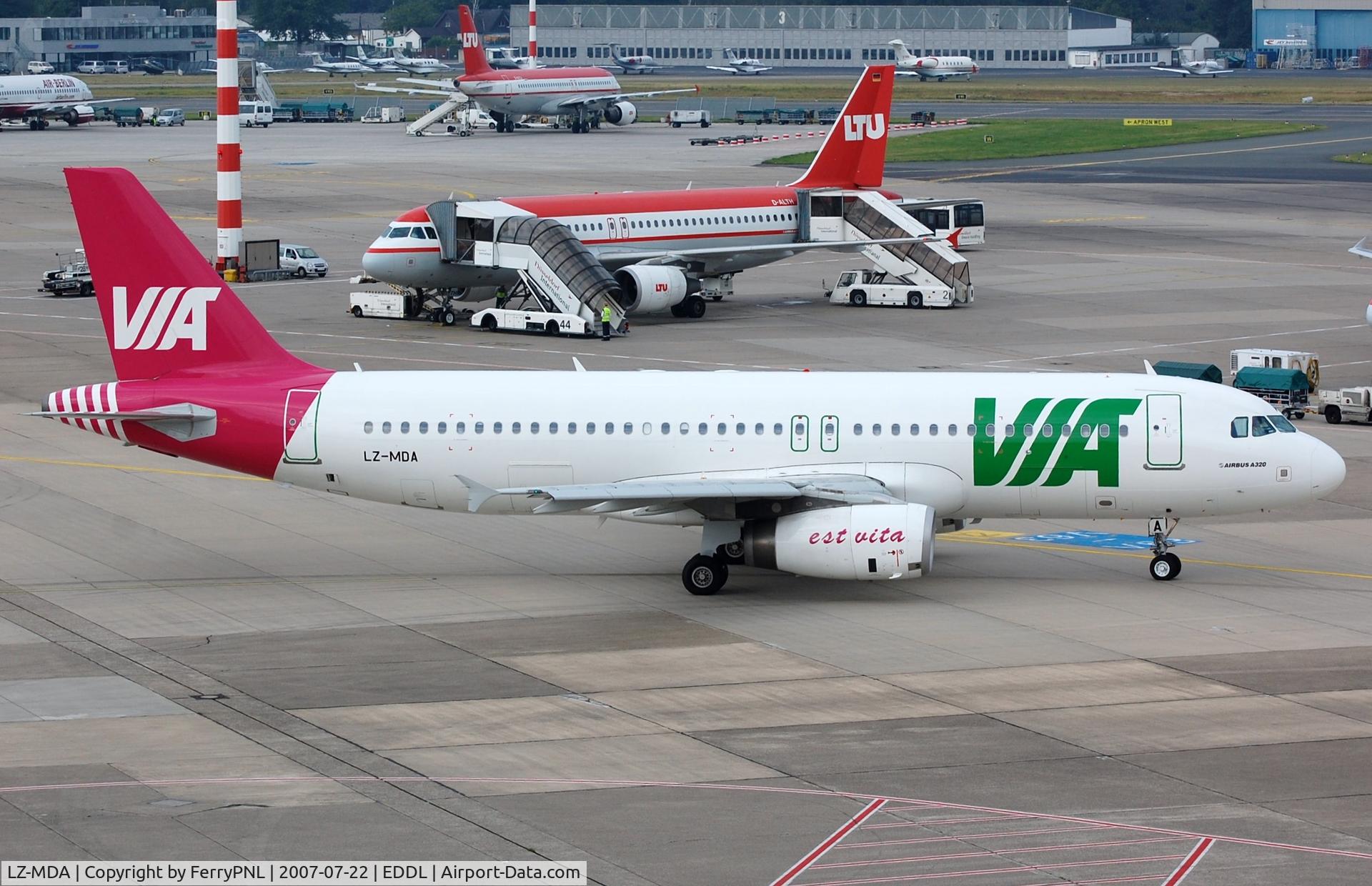 LZ-MDA, 2006 Airbus A320-232 C/N 2732, taxying for departure VIA A320