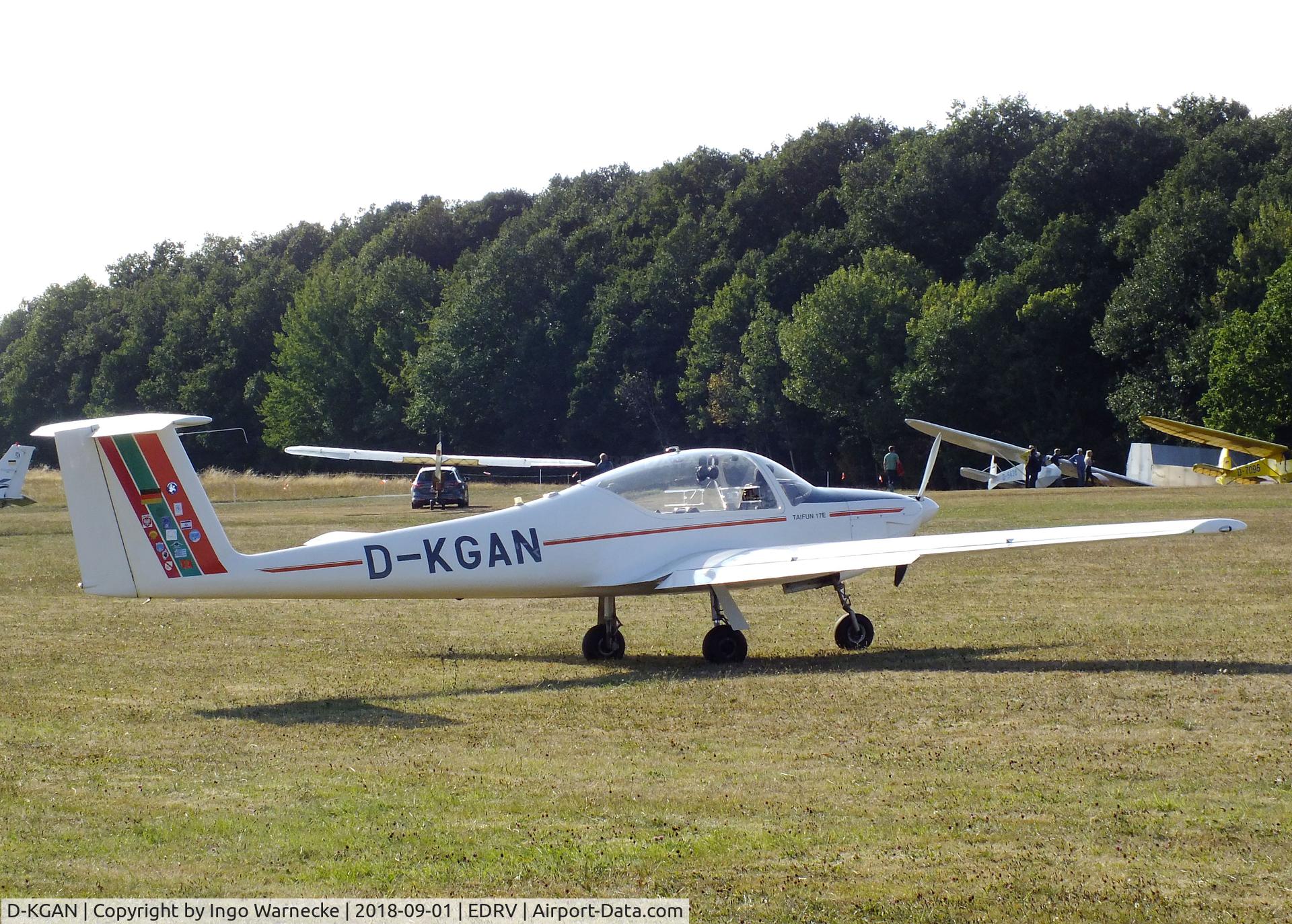 D-KGAN, 1985 Valentin Taifun 17E C/N 1052, Valentin Taifun 17E at the 2018 Flugplatzfest Wershofen