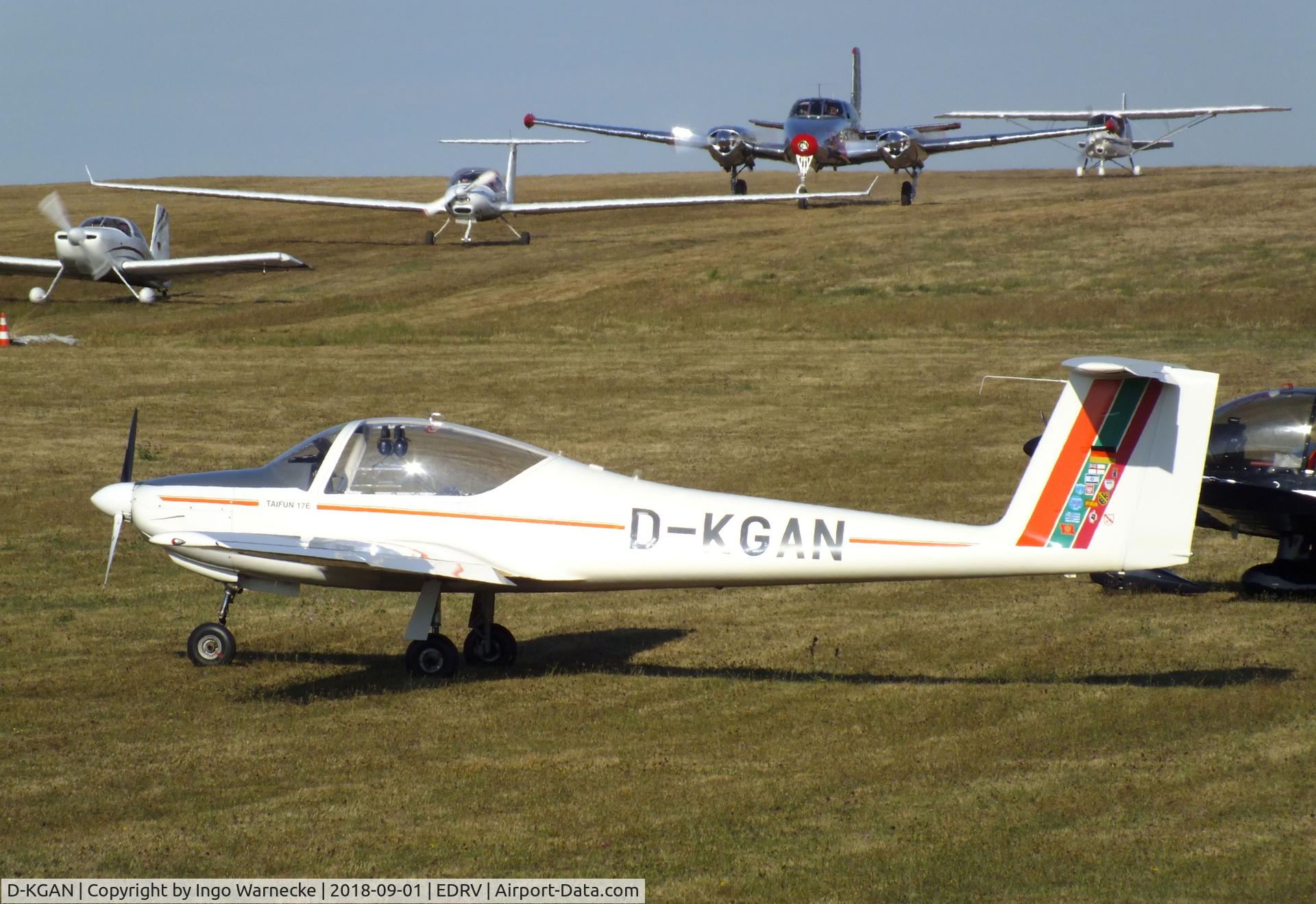 D-KGAN, 1985 Valentin Taifun 17E C/N 1052, Valentin Taifun 17E at the 2018 Flugplatzfest Wershofen