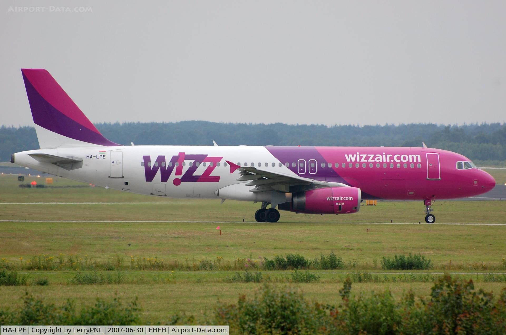 HA-LPE, 2002 Airbus A320-233 C/N 1892, Wizzair A320 taxying for departure