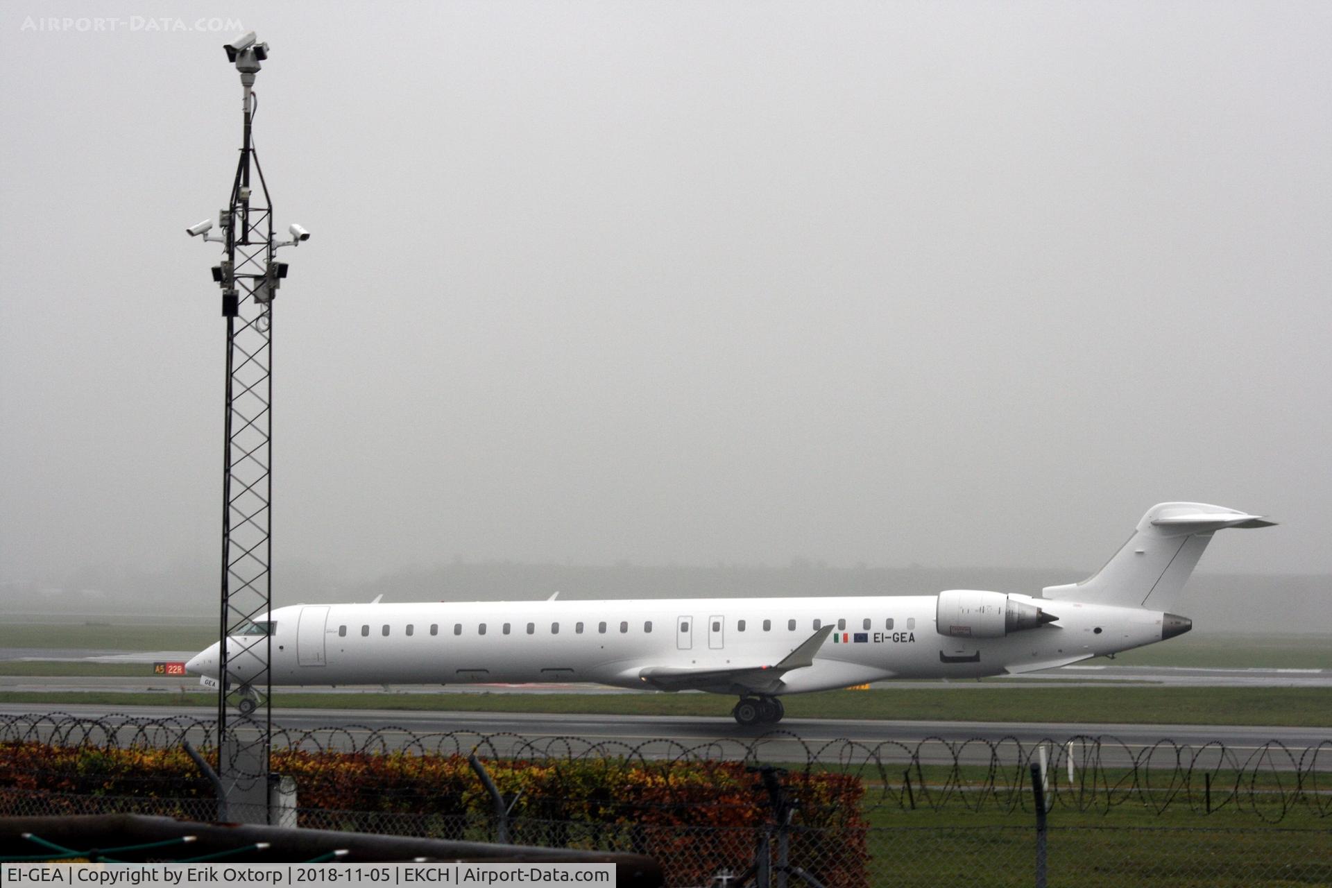 EI-GEA, 2009 Bombardier CRJ-900ER (CL-600-2D24) C/N 15224, EI-GEA, now all White, landed rw 04L
