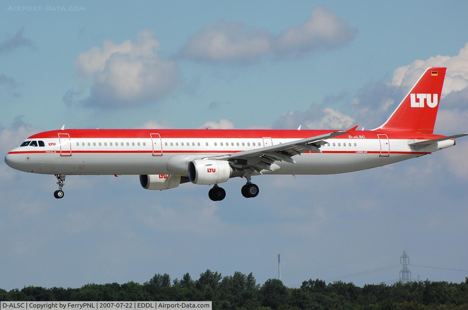 D-ALSC, 2003 Airbus A321-211 C/N 2005, LTU A321 on short finals.
