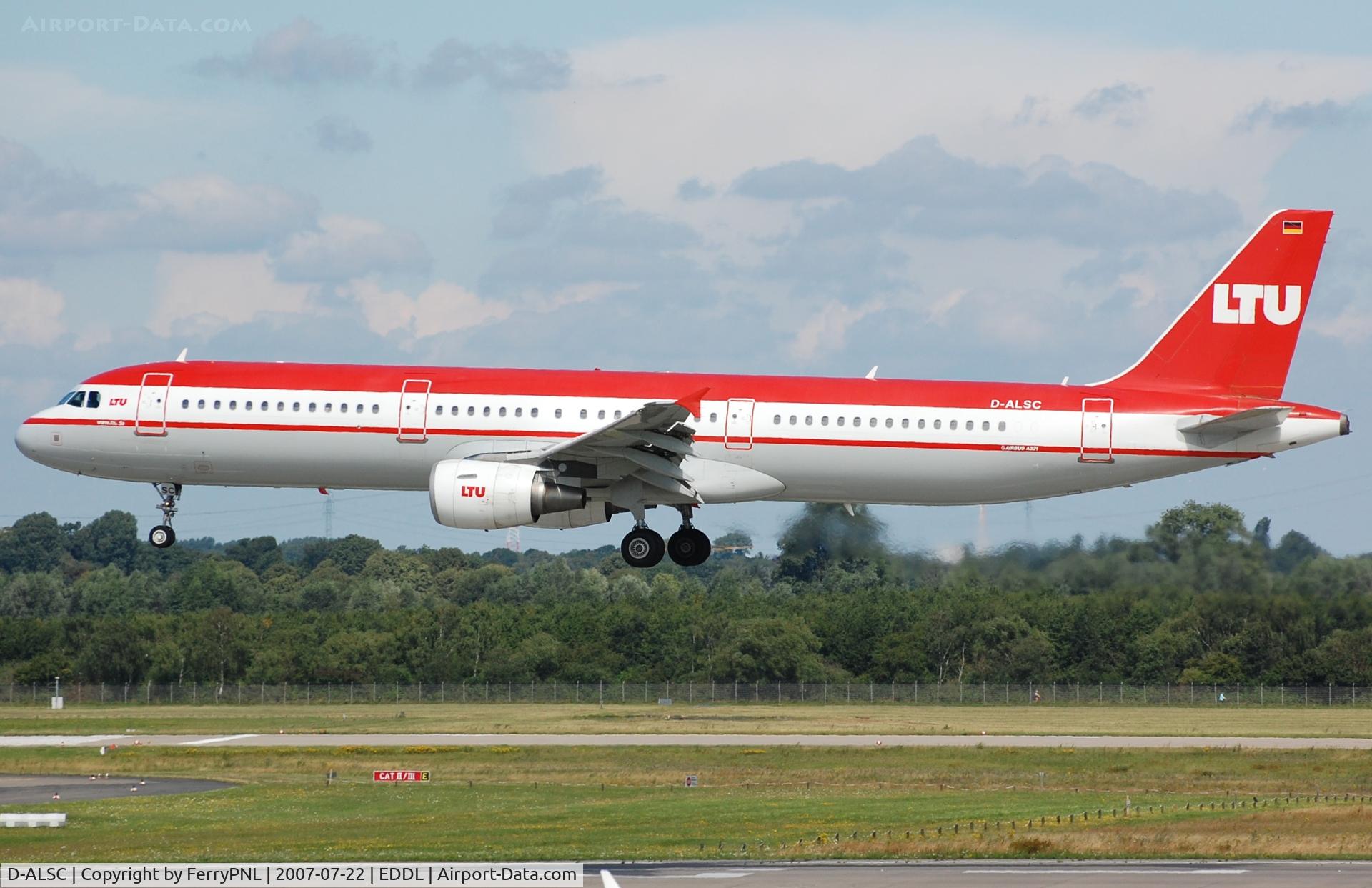 D-ALSC, 2003 Airbus A321-211 C/N 2005, LTU A321 landing in DUS