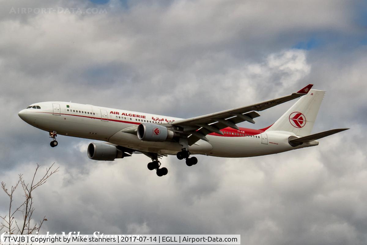 7T-VJB, 2015 Airbus A330-202 C/N 1630, Air Algerie A330- 202 landing runway 27R from ALG,LHR 14.7.17