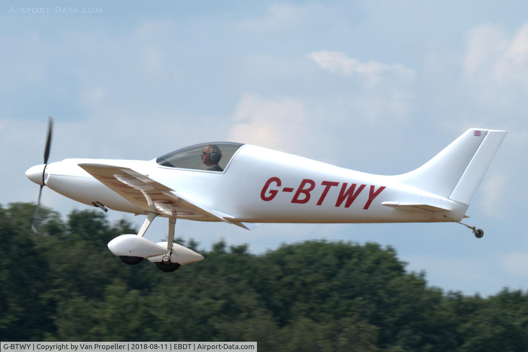 G-BTWY, 1994 Aero Designs Pulsar C/N PFA 202-12040, Aero Designs Pulsar landing at Schaffen-Diest, old-timer fly-in 2018