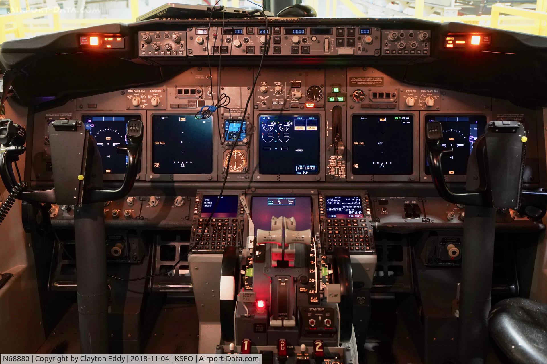 N68880, 2015 Boeing 737-924/ER C/N 42199, SFO 2018.