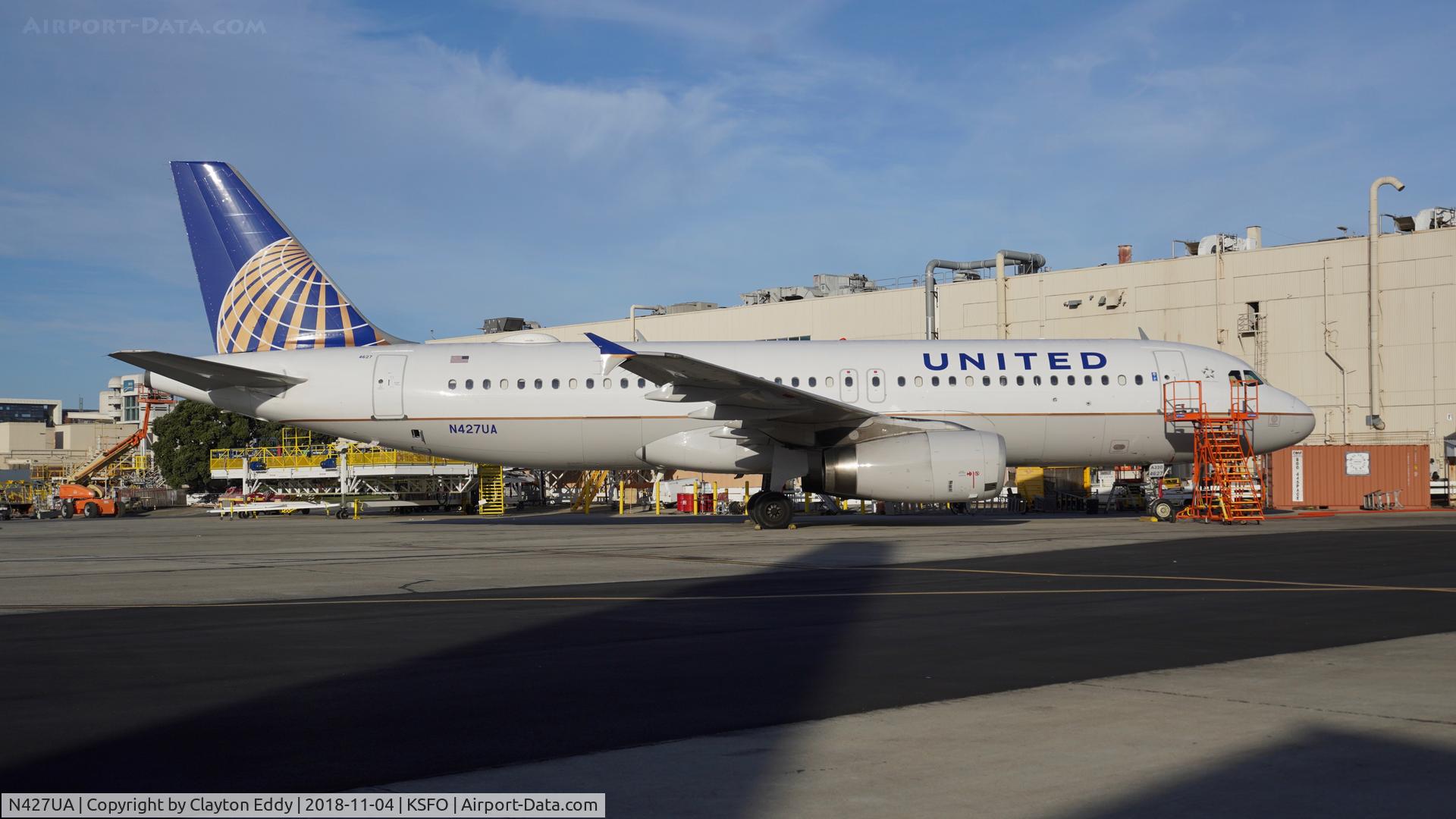 N427UA, 1995 Airbus A320-232 C/N 512, SFO 2018.