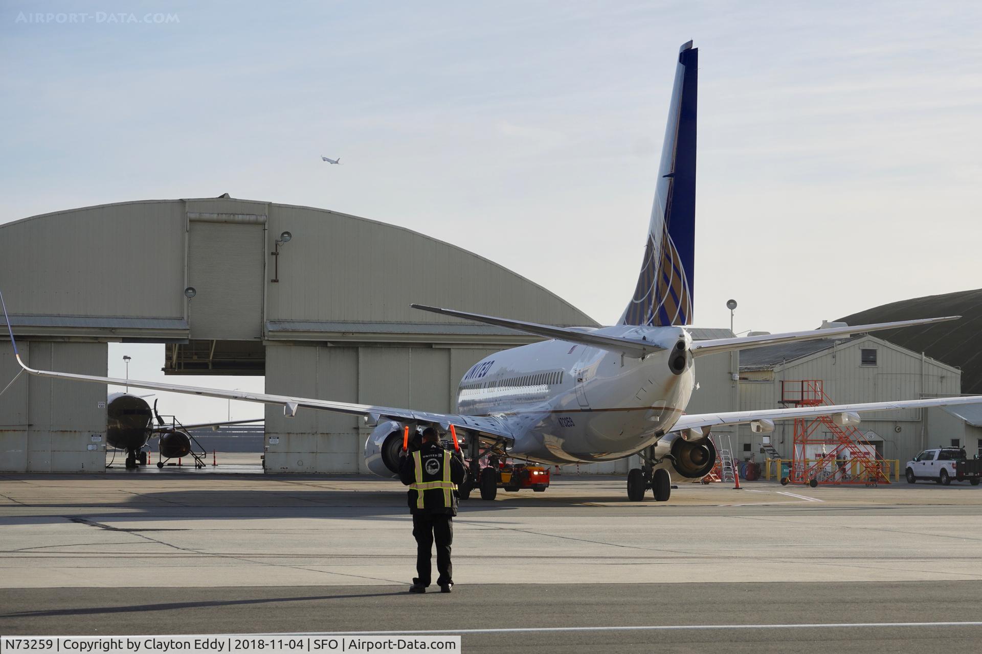 N73259, 2001 Boeing 737-824 C/N 30803, SFO 2018.