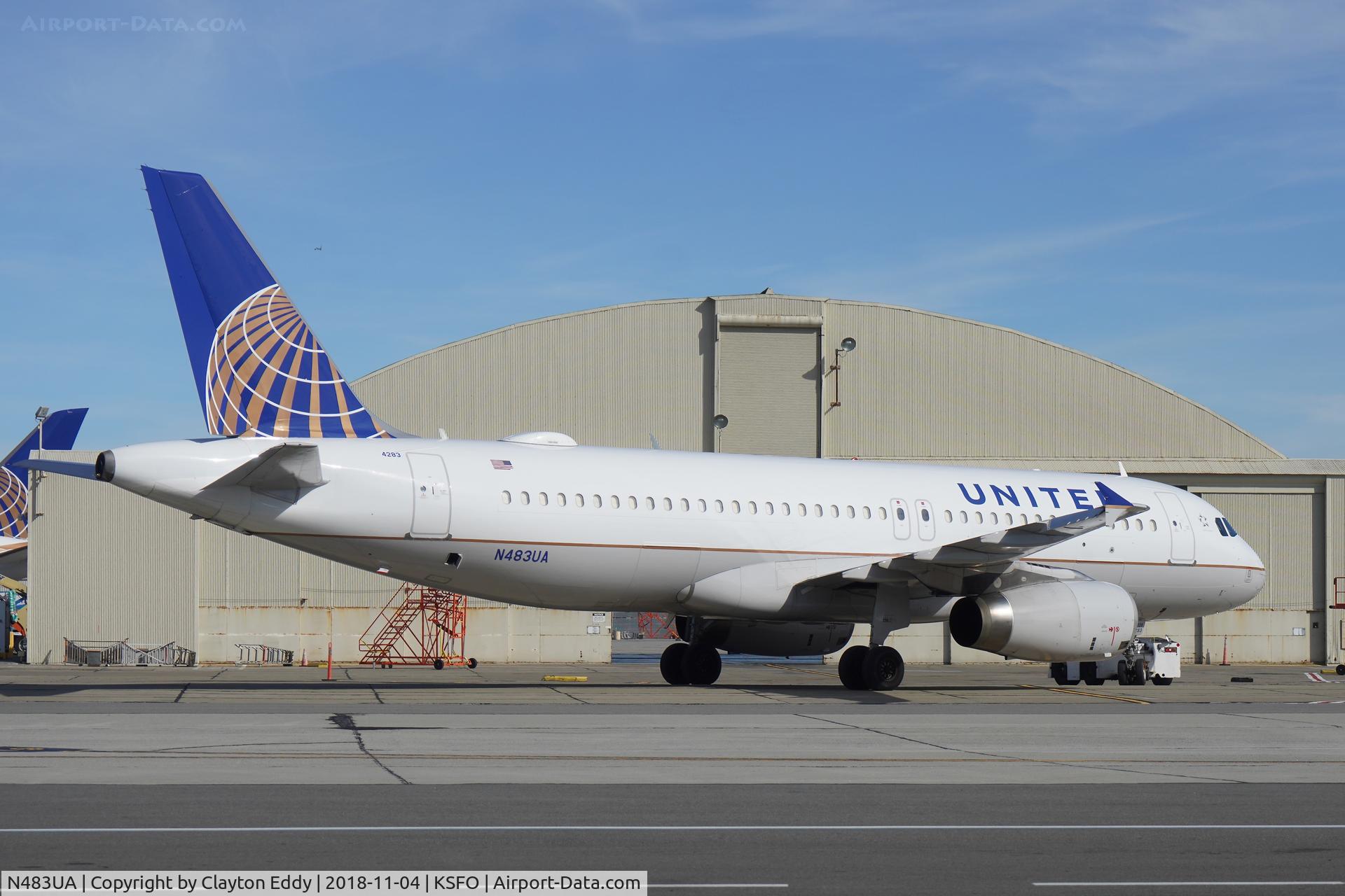 N483UA, 2001 Airbus A320-232 C/N 1586, SFO 2018.