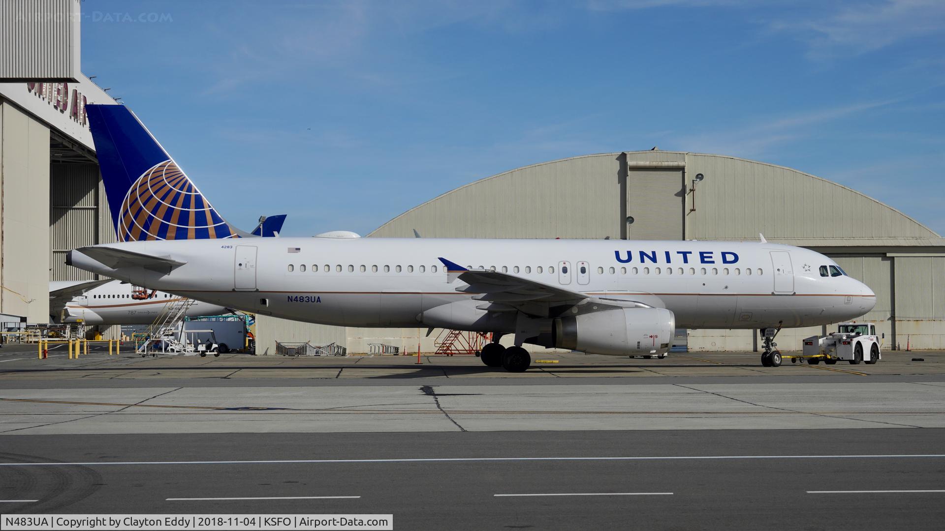 N483UA, 2001 Airbus A320-232 C/N 1586, SFO 2018.