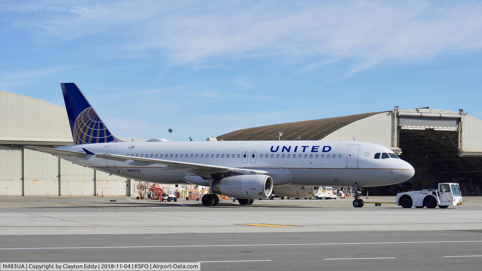 N483UA, 2001 Airbus A320-232 C/N 1586, SFO 2018.