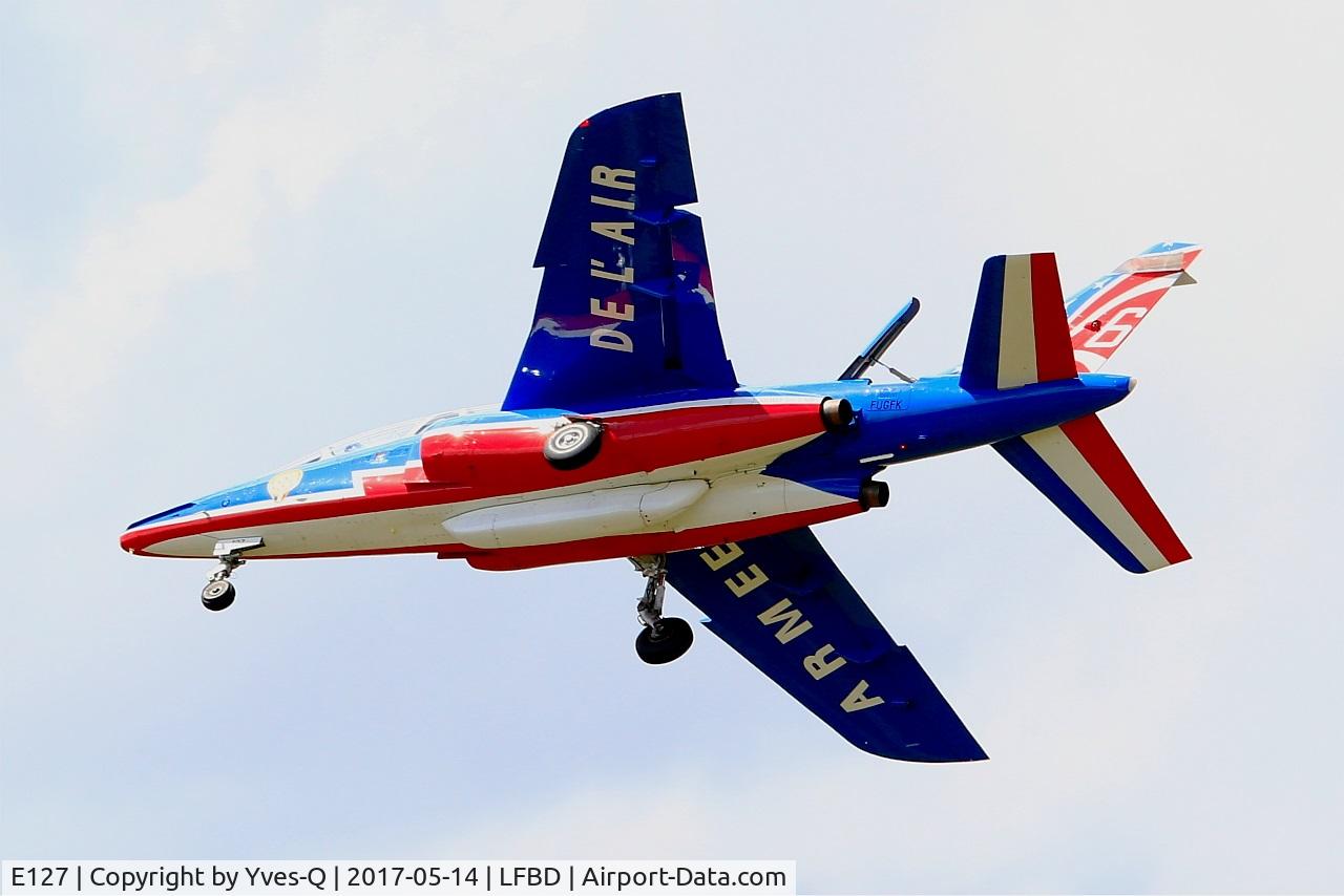 E127, 1983 Dassault-Dornier Alpha Jet E C/N E127, Dassault-Dornier Alpha Jet E (F-UGFK), Athos 06 of Patrouille de France 2017, On final rwy 23, Bordeaux-Mérignac Air Base 106 (LFBD-BOD) Open day 2017