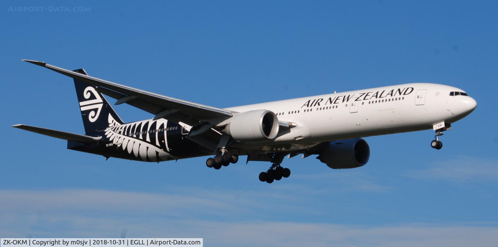 ZK-OKM, 2010 Boeing 777-306/ER C/N 38405, Taken from the theshold of 09L
