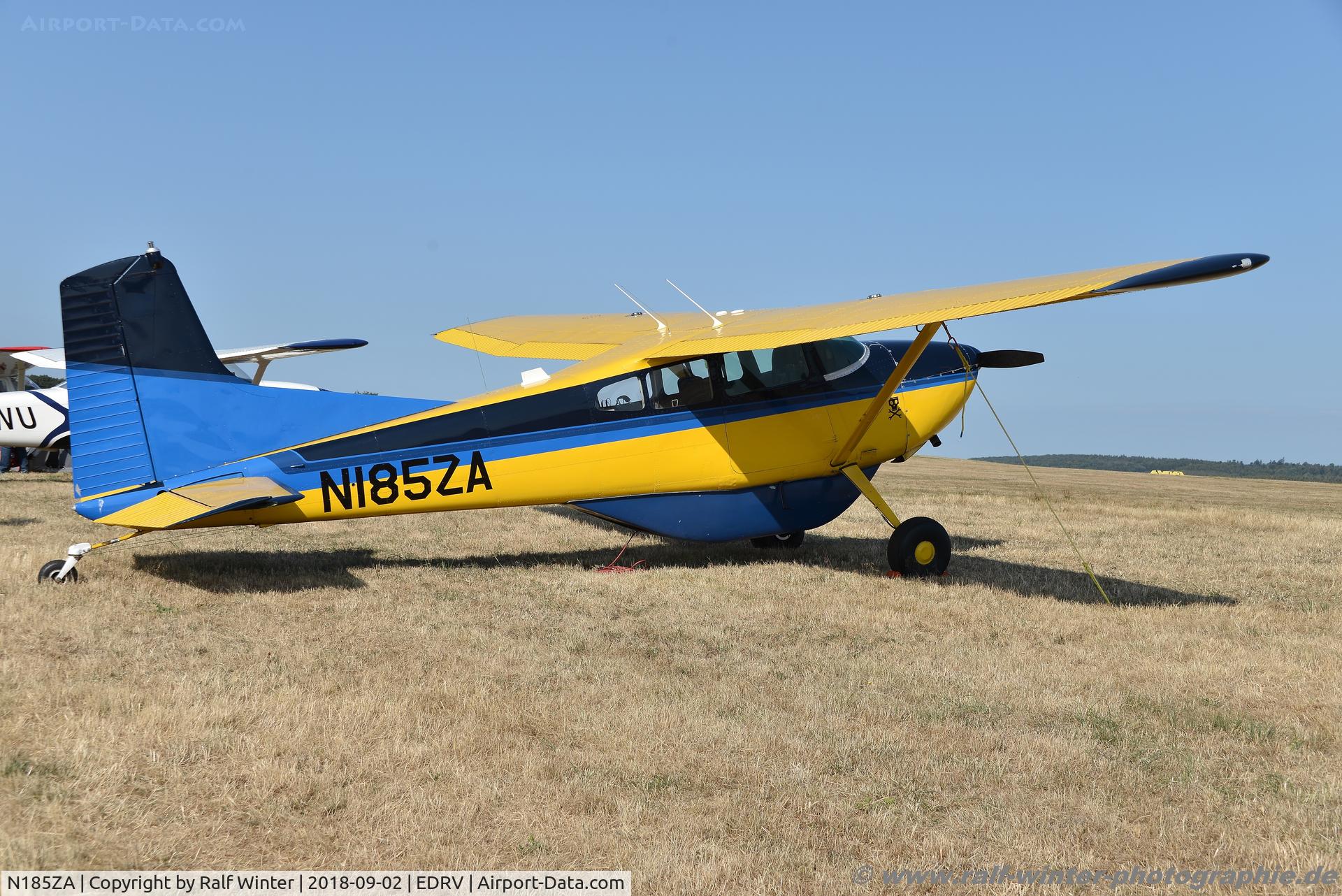 N185ZA, 1965 Cessna 185E Skywagon C/N 185-0983, Cessna 185E - Private - 185-0983 - N185ZA - 02.09.2018 - EDRV