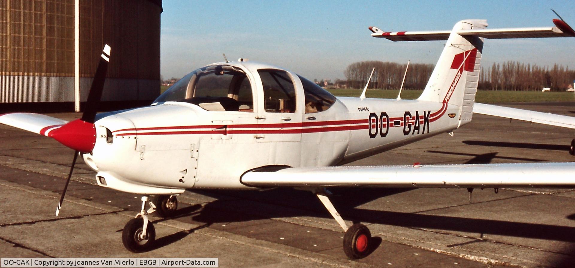 OO-GAK, Piper PA-38-112 Tomahawk C/N 3879A0959, Grimbergen, early 90s
