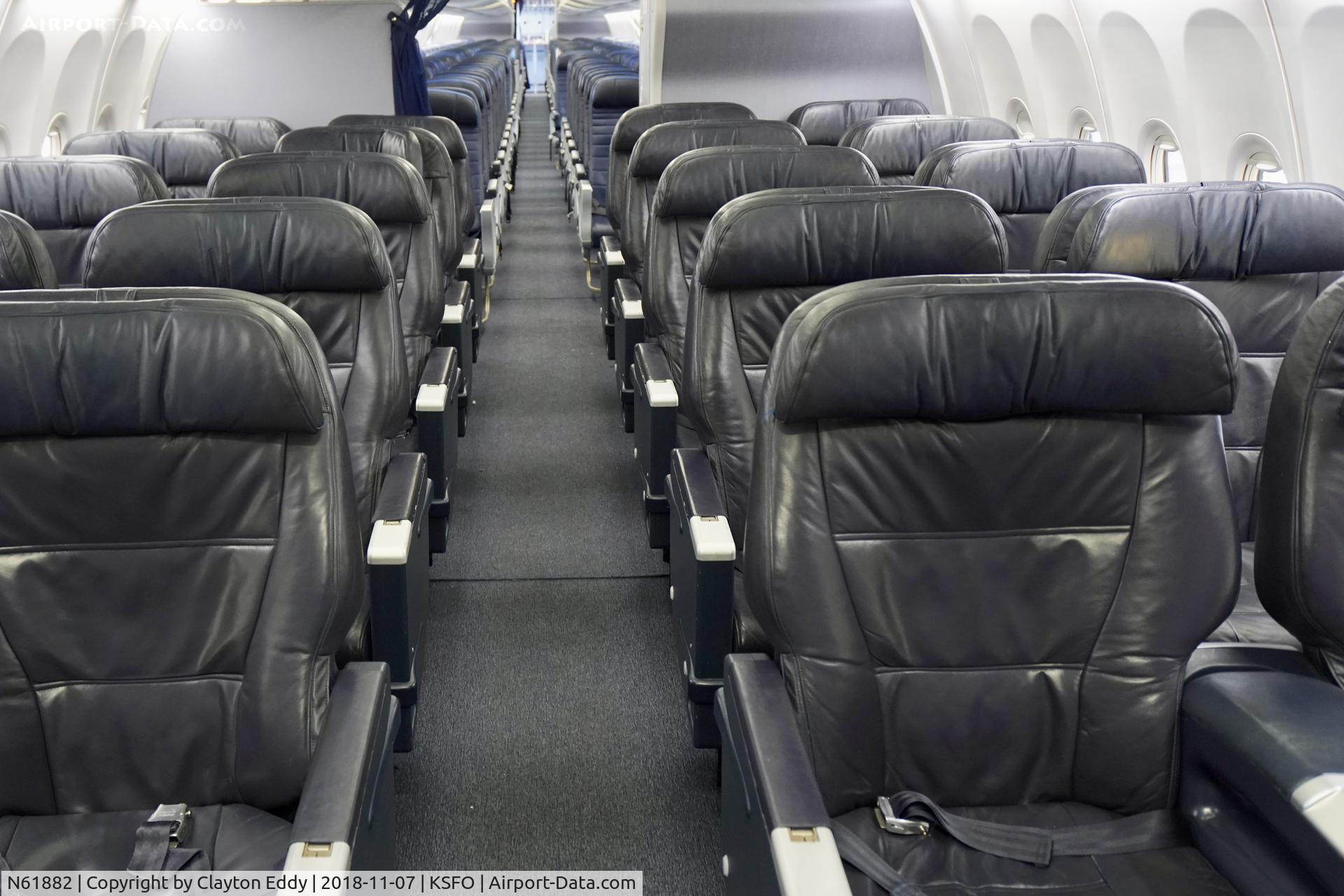 N61882, 2015 Boeing 737-900/ER C/N 42201, SFO. 2018.