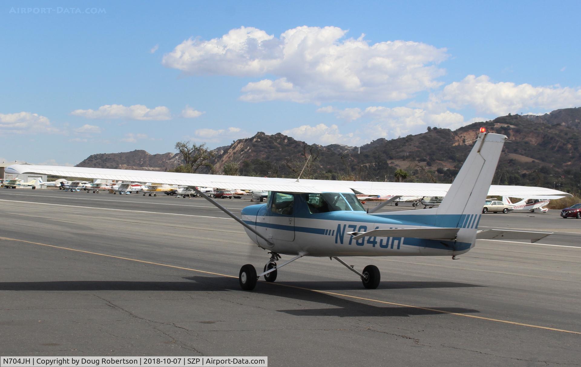 N704JH, 1976 Cessna 150M C/N 15078644, 1976 Cessna 150M, Continental O-200, 100 Hp, taxi back