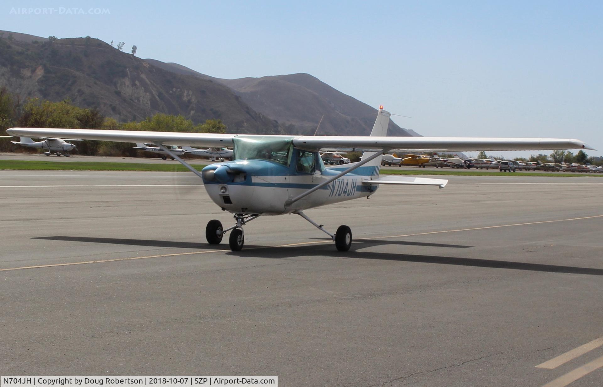 N704JH, 1976 Cessna 150M C/N 15078644, 1976 Cessna 150, Continental O-200 100 Hp, taxi back
