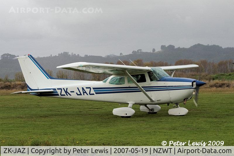 ZK-JAZ, Cessna 172N C/N 17270686, Auckland Aero Club