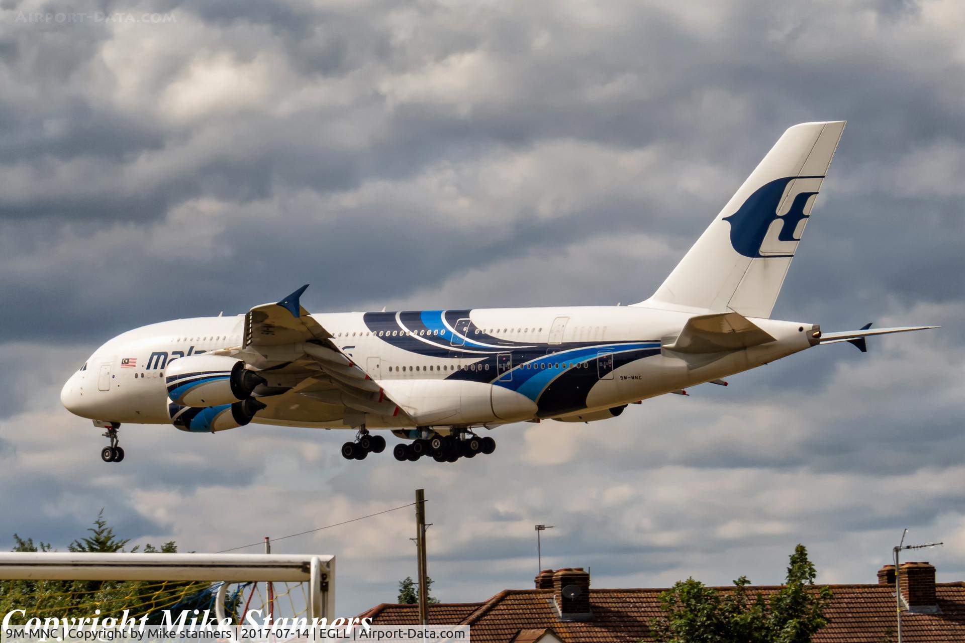 9M-MNC, 2011 Airbus A380-841 C/N 084, Malaysia Airlines A380- 841 Landing runway 27L from KUL,LHR 14.7.17