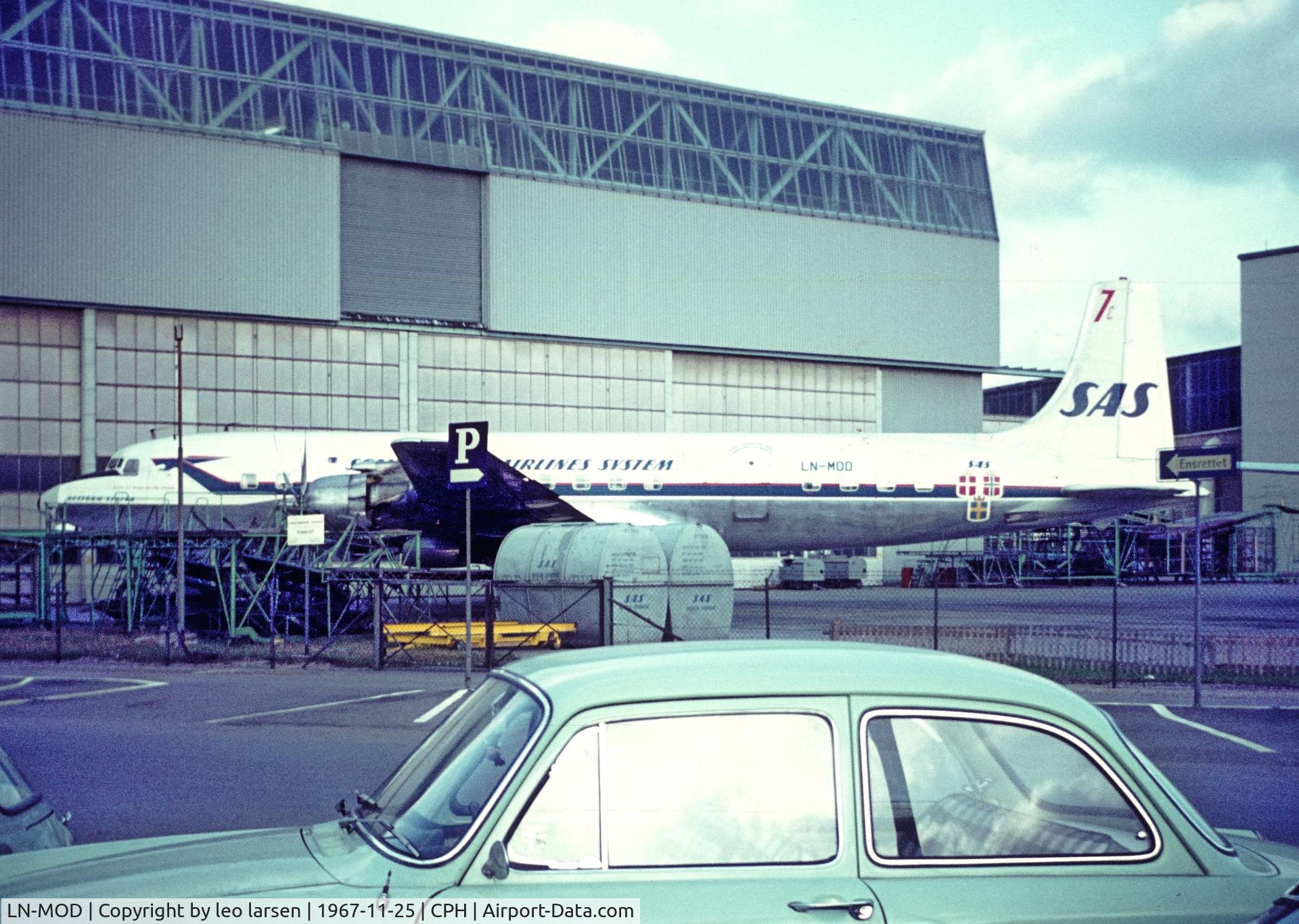 LN-MOD, 1956 Douglas DC-7C Seven Seas Seven Seas C/N 44930, Copenhagen 25.11.1967