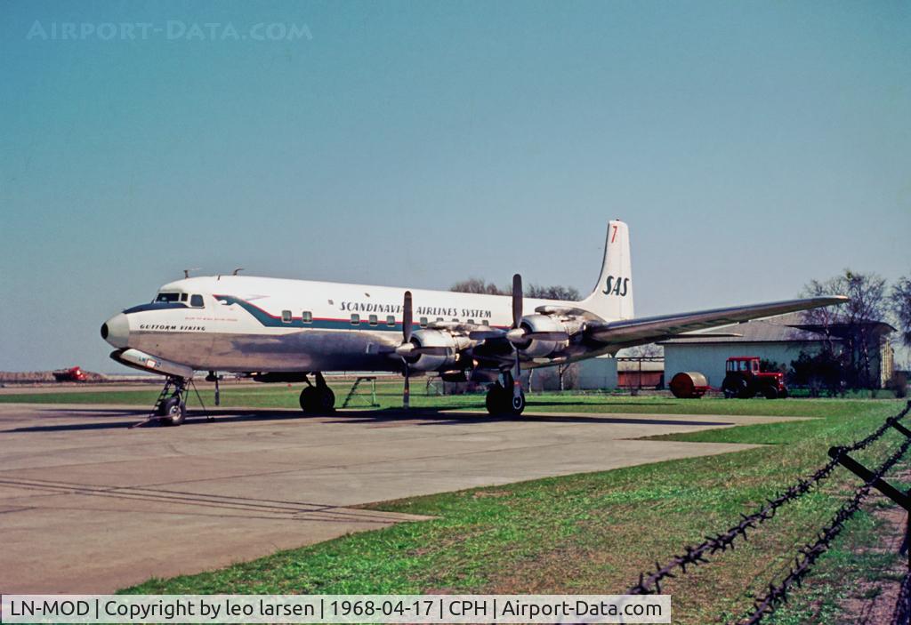 LN-MOD, 1956 Douglas DC-7C Seven Seas Seven Seas C/N 44930, Copenhagen 17.4.1968