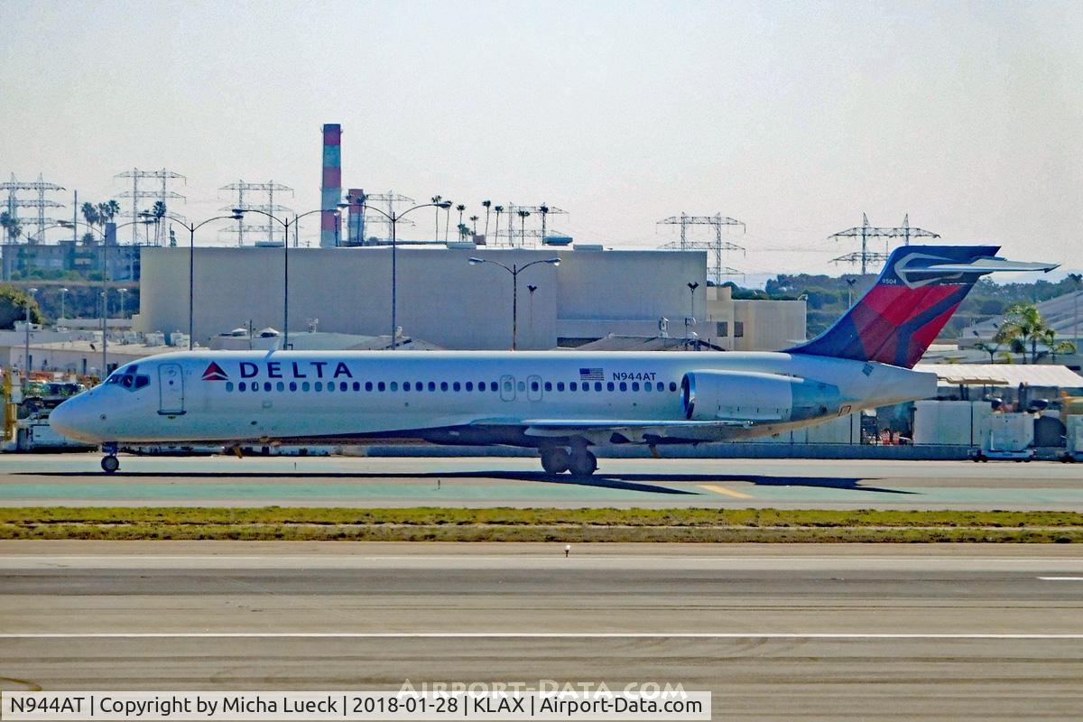 N944AT, 1999 Boeing 717-200 C/N 55007, At LAX