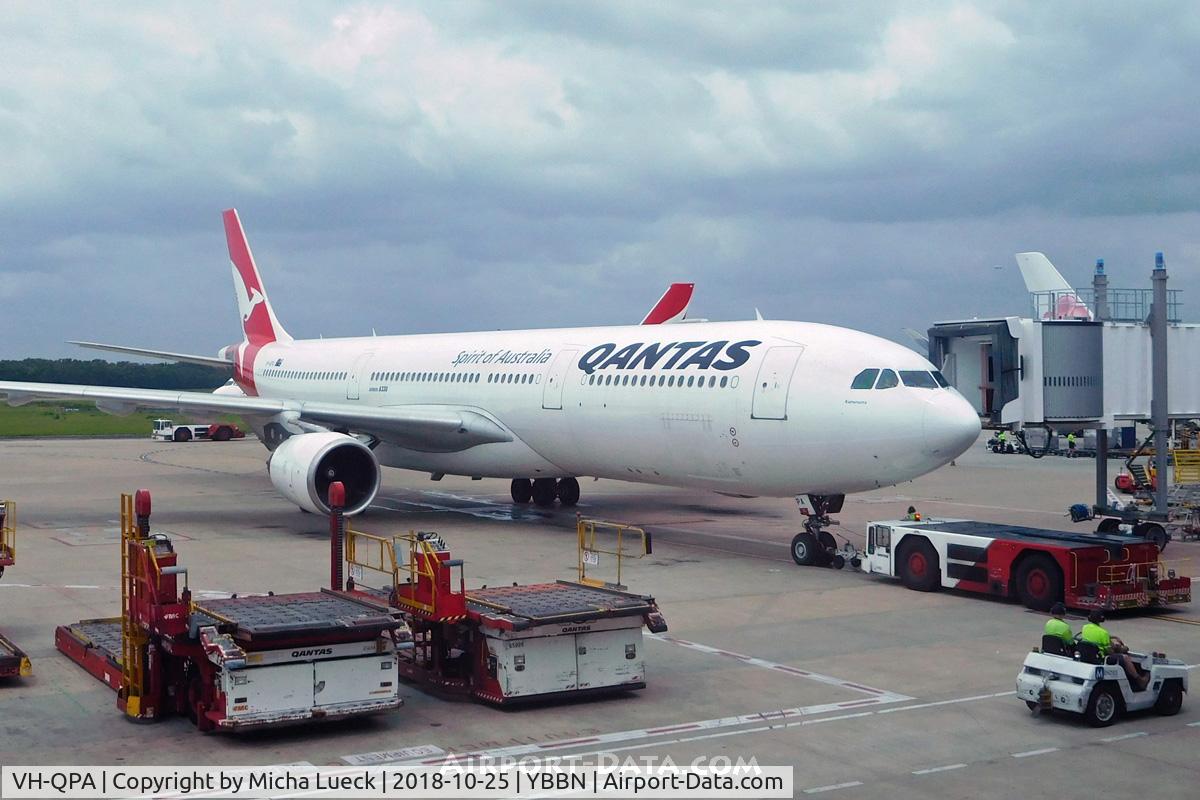 VH-QPA, 2003 Airbus A330-303 C/N 0553, At Brisbane