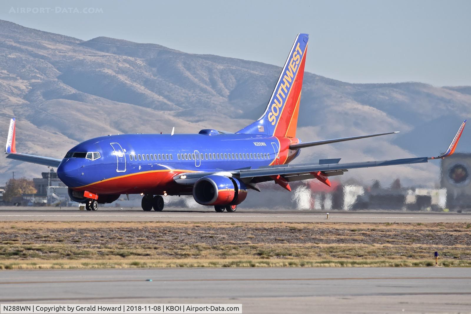 N288WN, 2007 Boeing 737-7H4 C/N 36611, Landing roll out on RWY 28L.