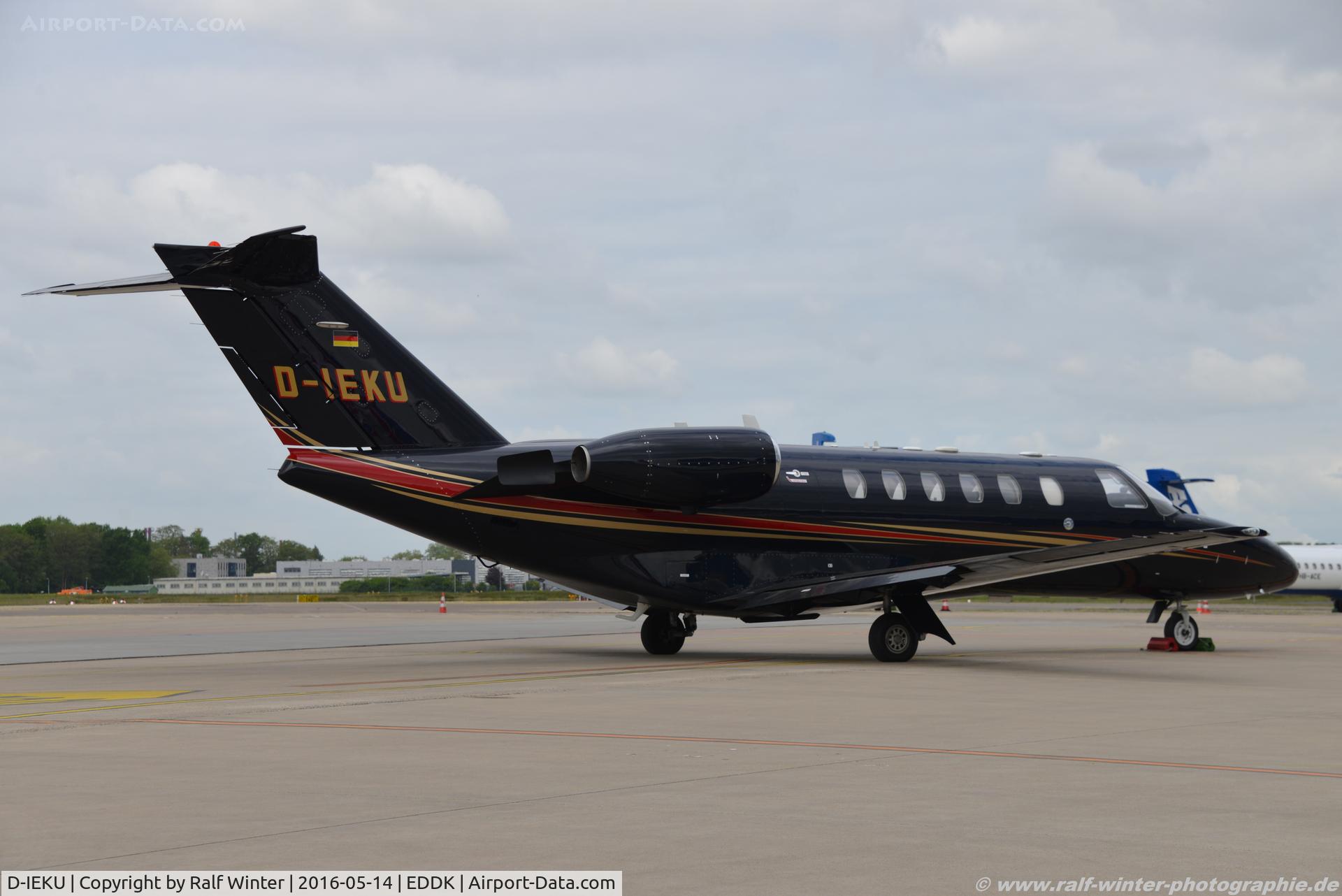 D-IEKU, 2001 Cessna 525A CitationJet CJ2 C/N 525A-0043, Cessna 525A CitationJet CJ2 - Star Wings Dortmund - 525A0043 - D-IEKU - 14.05.2016 - CGN
