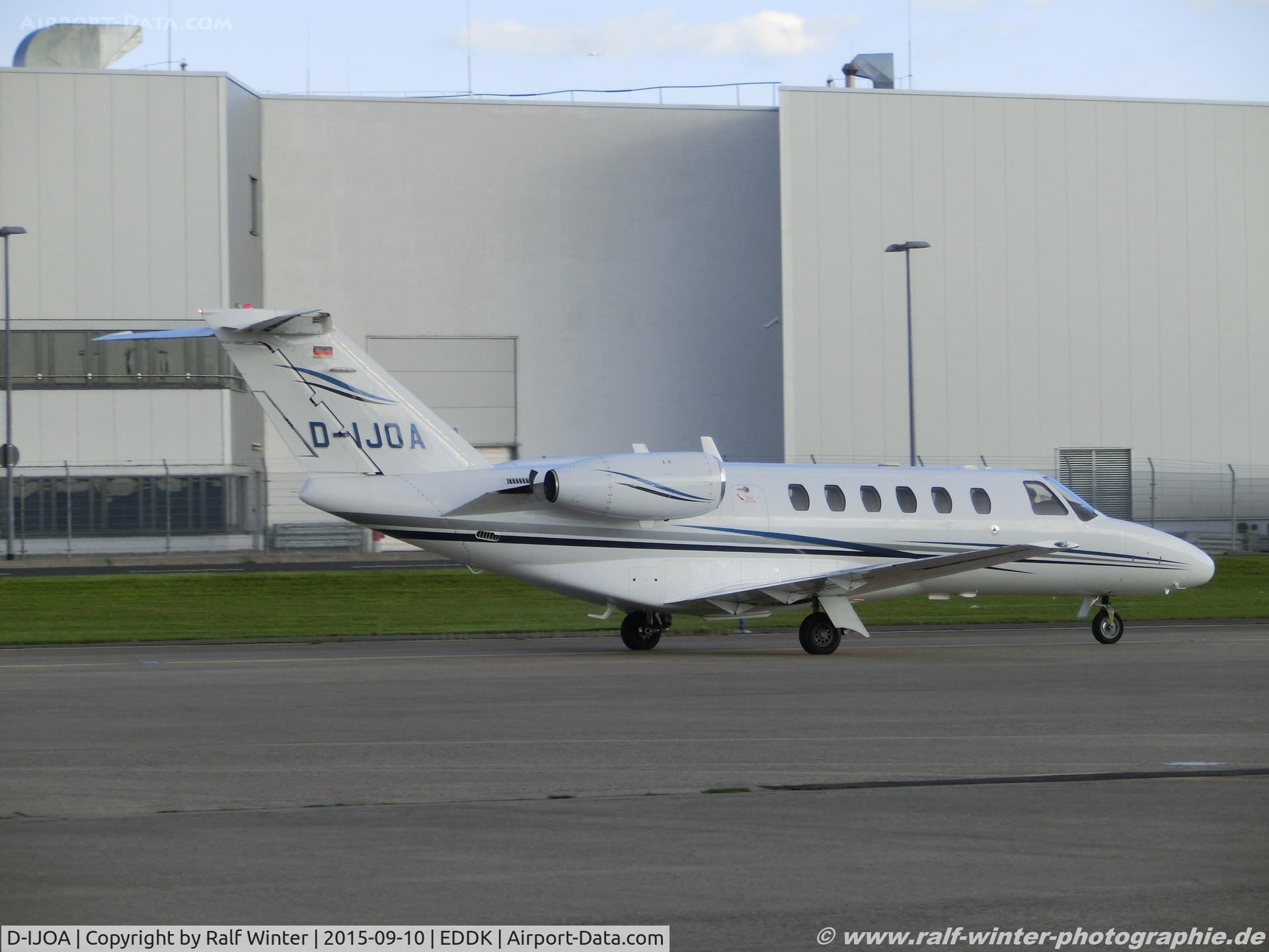 D-IJOA, 2001 Cessna 525A CitationJet CJ2 C/N 525A-0034, Cessna 525A CitationJet CJ2 - ECA OHL Air Charterflug - 525A0034 - D-IJOA - 10.09.2015 - CGN