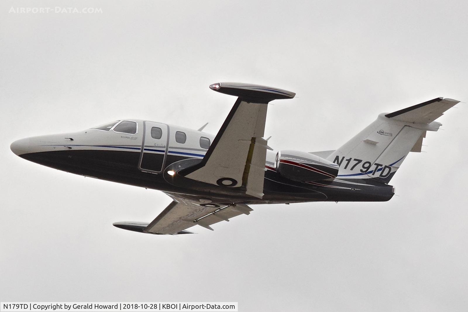 N179TD, 2007 Eclipse Aviation Corp EA500 C/N 000074, Take off from RWY 10L.