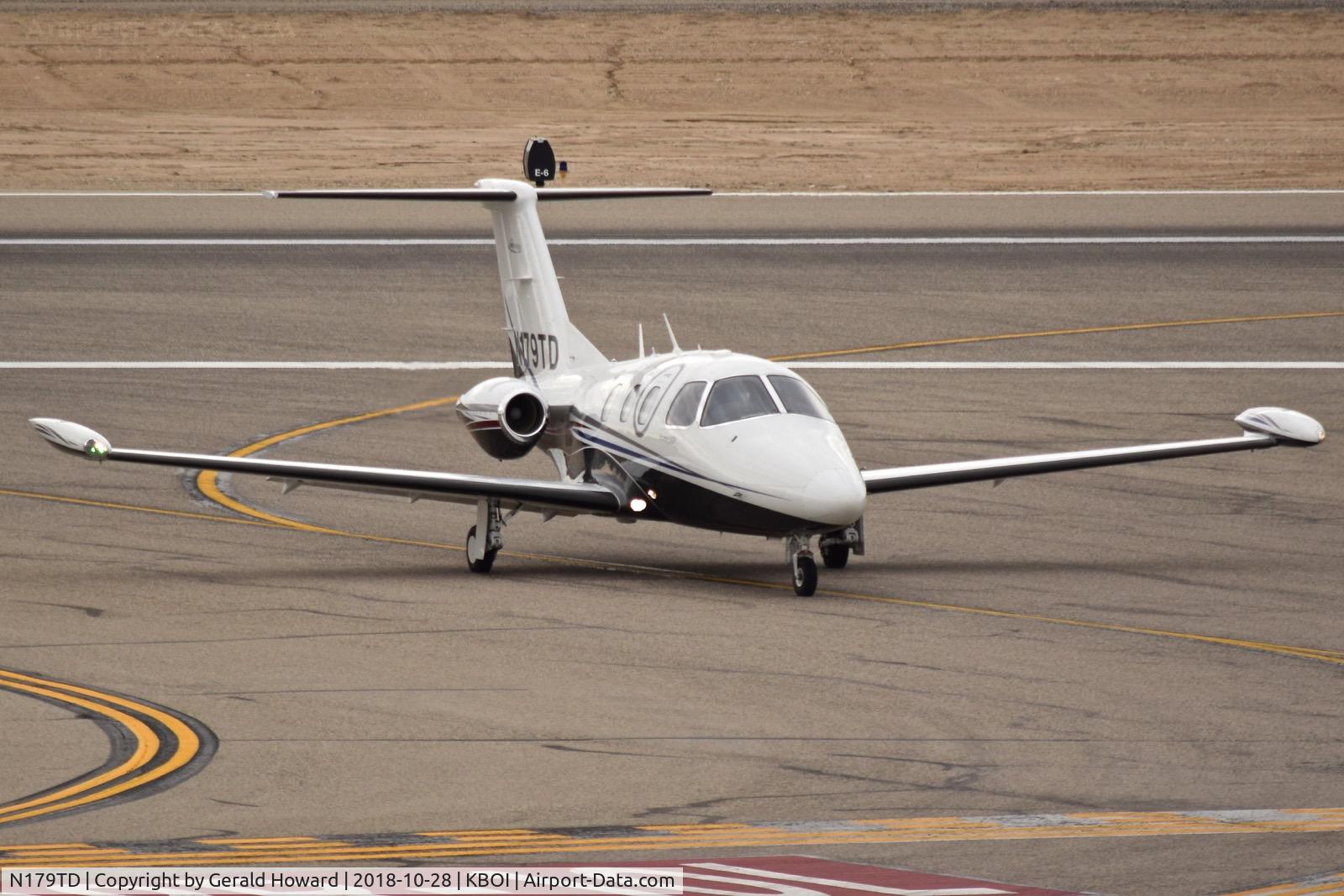 N179TD, 2007 Eclipse Aviation Corp EA500 C/N 000074, Turning off RWY 10L.