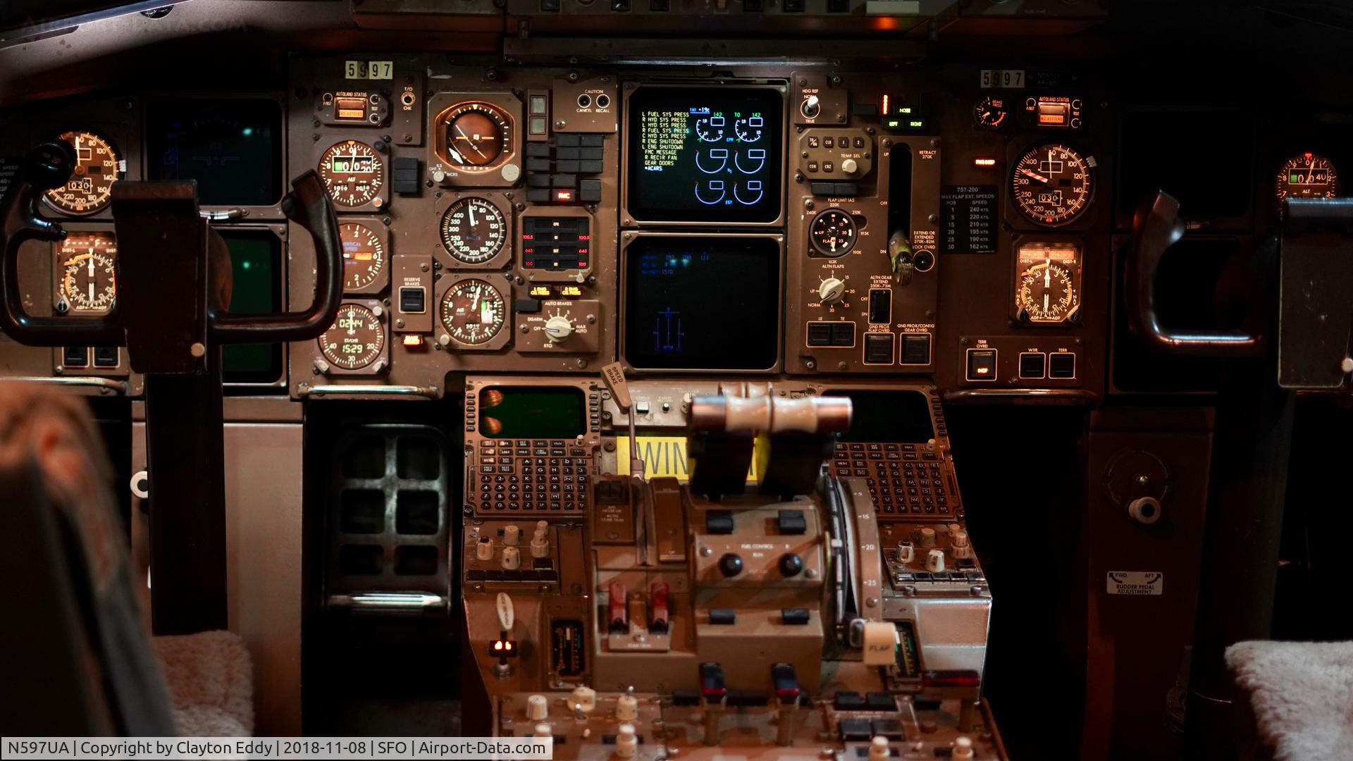 N597UA, 1998 Boeing 757-222 C/N 28750, SFO 2918.