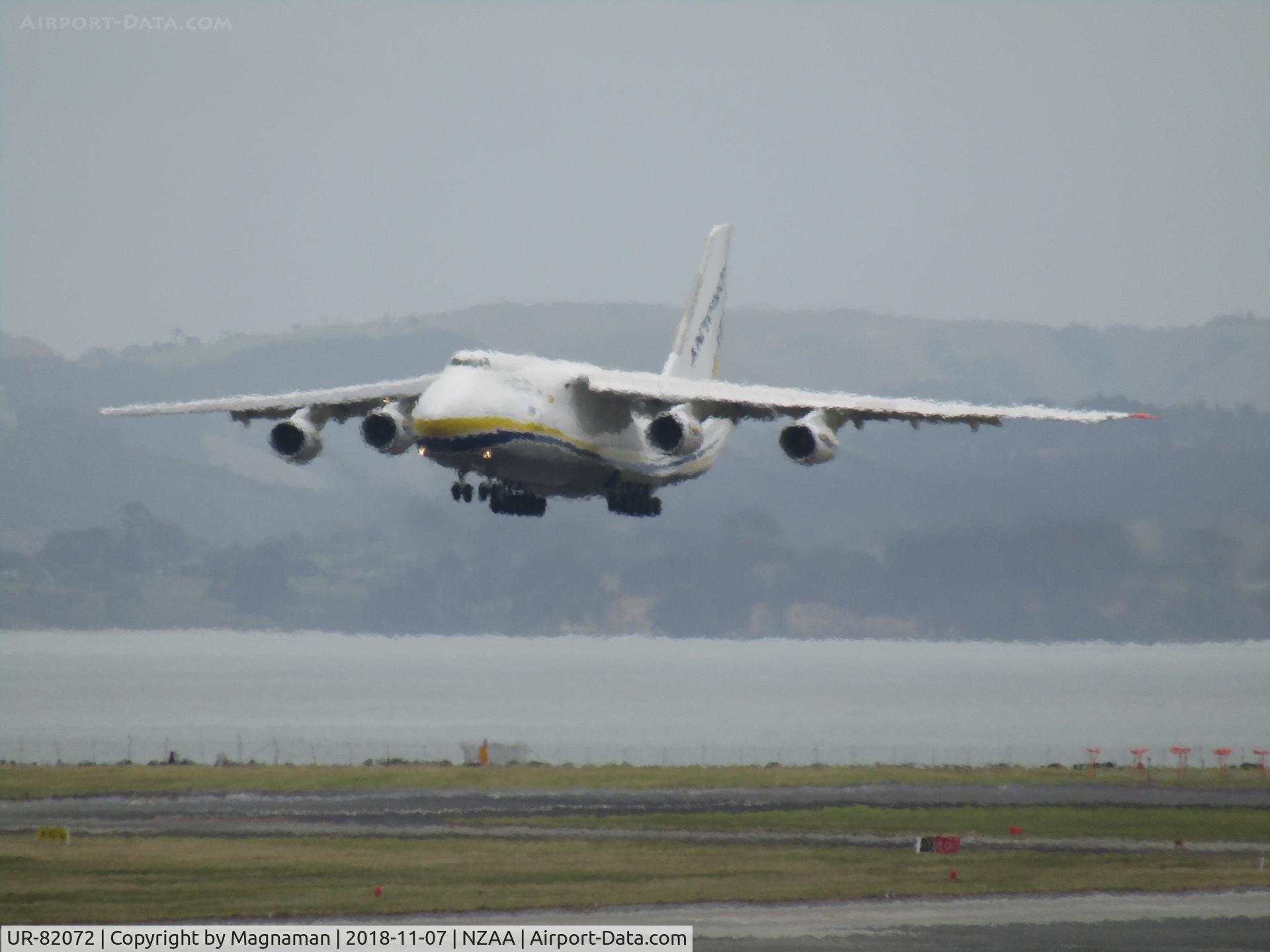 UR-82072, 1993 Antonov An-124-100 Ruslan C/N 9773053359136, nearly landing at AKL