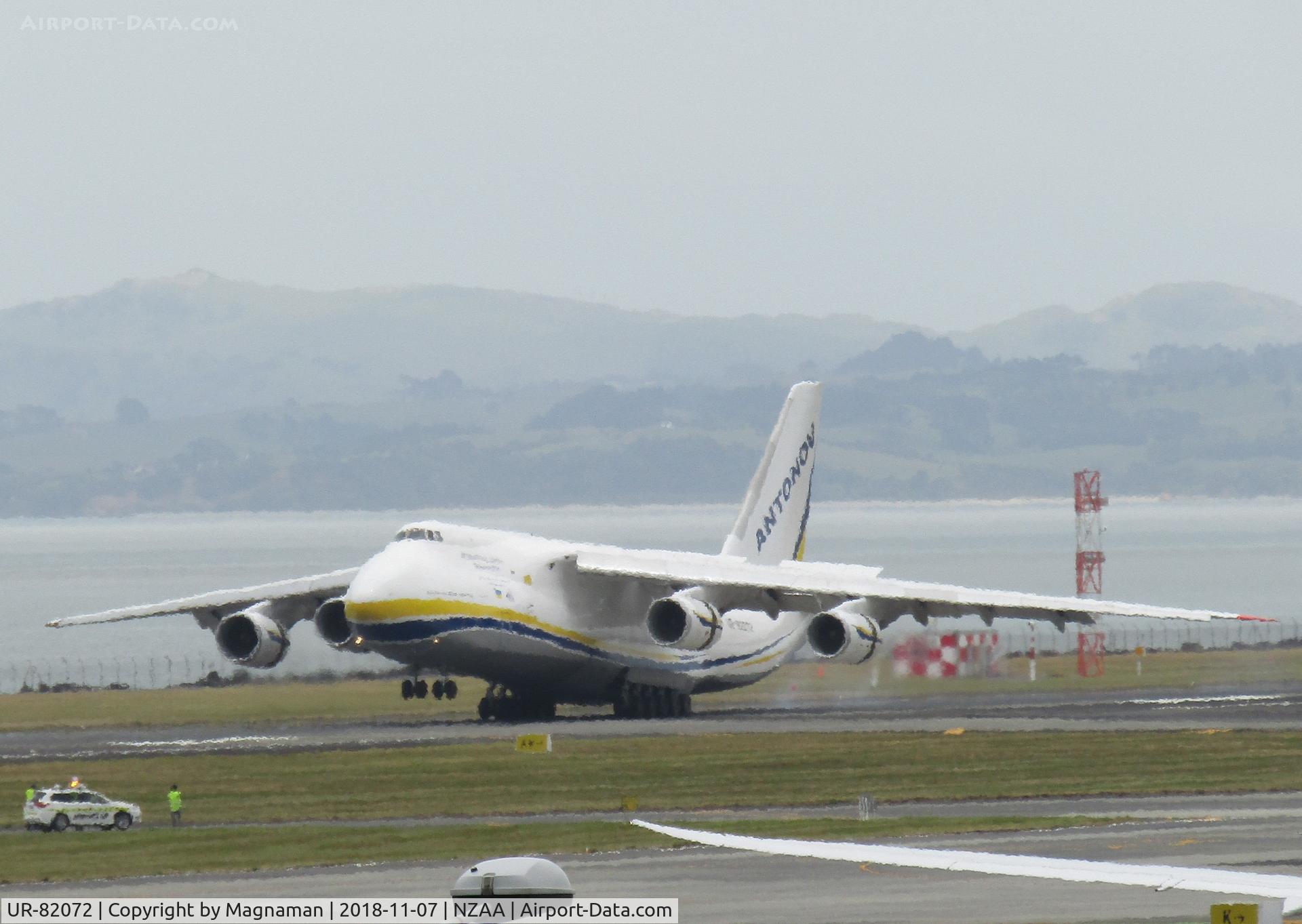 UR-82072, 1993 Antonov An-124-100 Ruslan C/N 9773053359136, touchdown at AKL