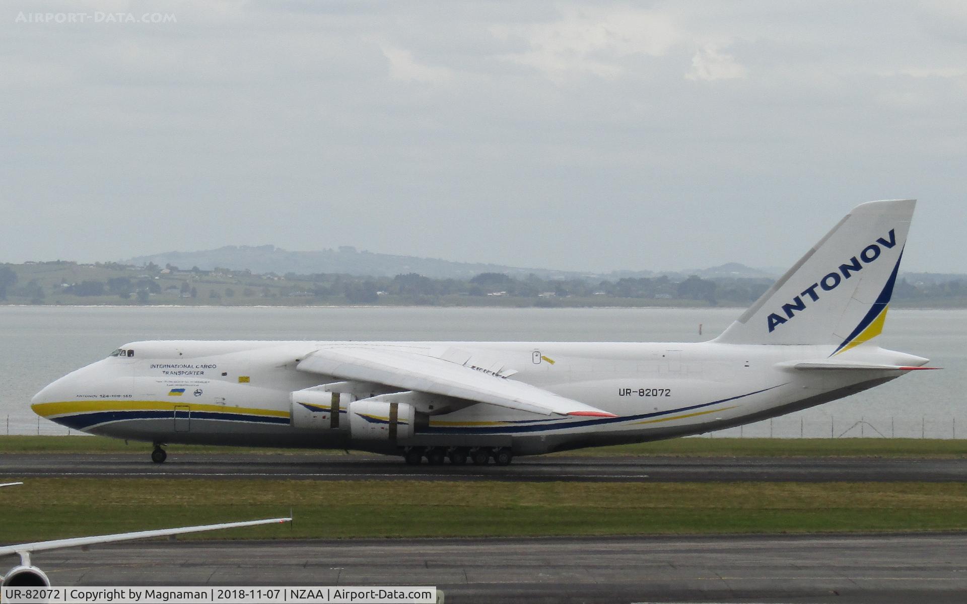 UR-82072, 1993 Antonov An-124-100 Ruslan C/N 9773053359136, just landed