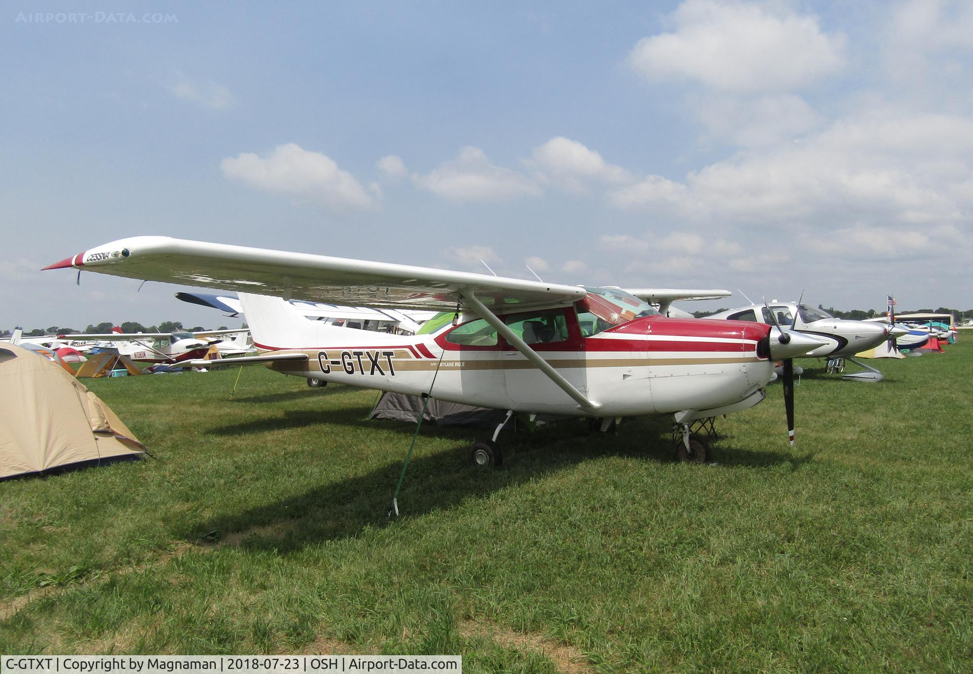 C-GTXT, Cessna TR182 Turbo Skylane RG C/N R18201250, always on phone