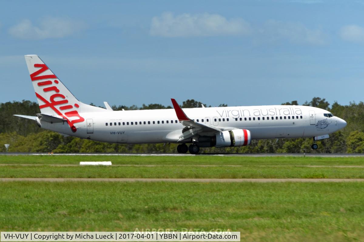 VH-VUY, 2010 Boeing 737-8KG C/N 39450/3494, At Brisbane