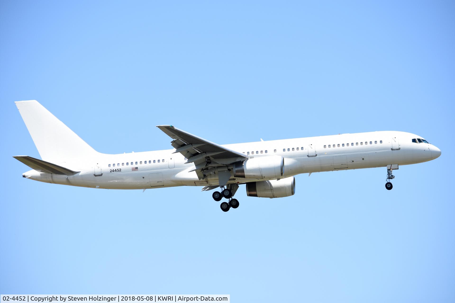 02-4452, 1993 Boeing C-32B (757-23A) C/N 25493, Almost no markings on this C-32B