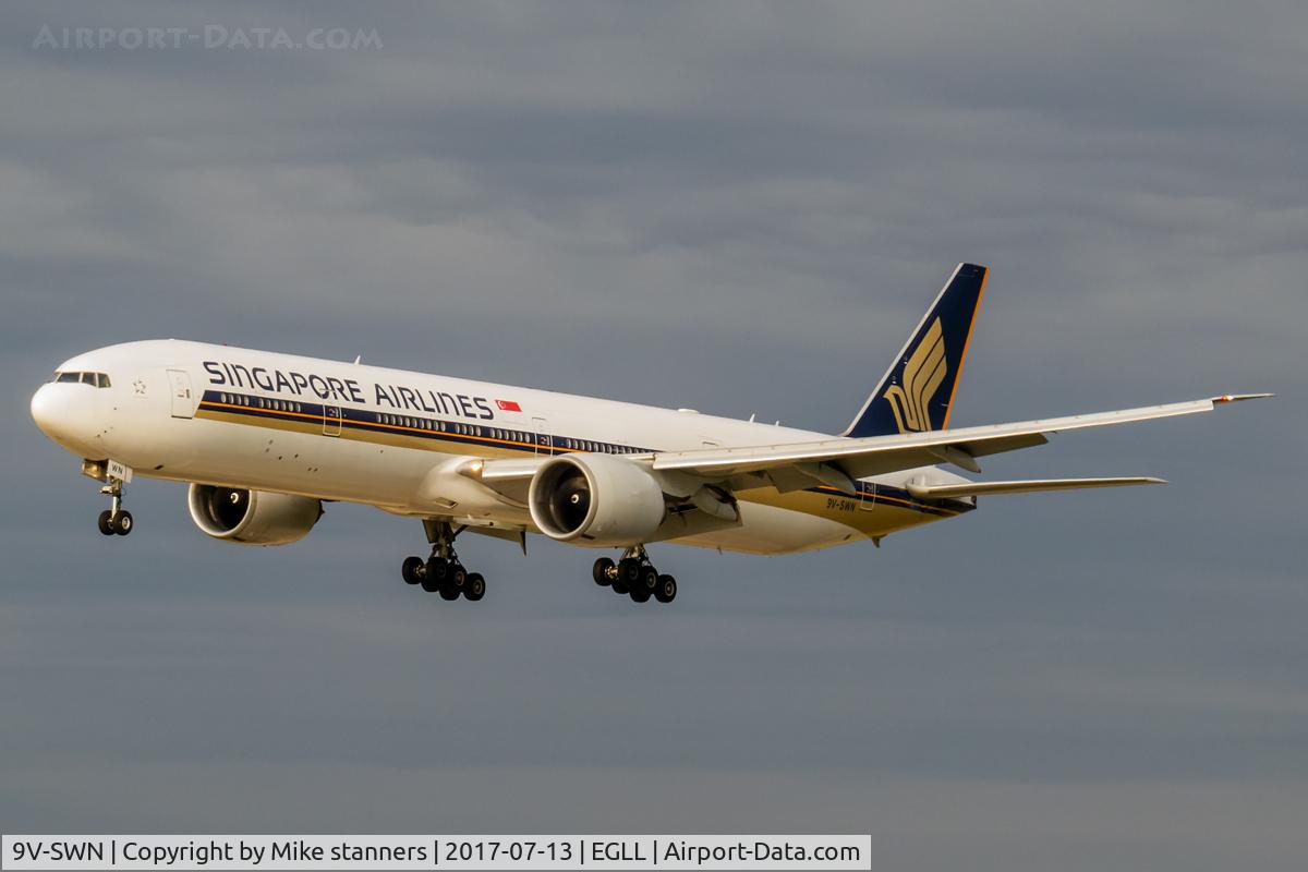 9V-SWN, 2008 Boeing 777-312/ER C/N 34579, Singapore Airlines B777-312ER Landing runway 09L from SIN,LHR 13.7.17
