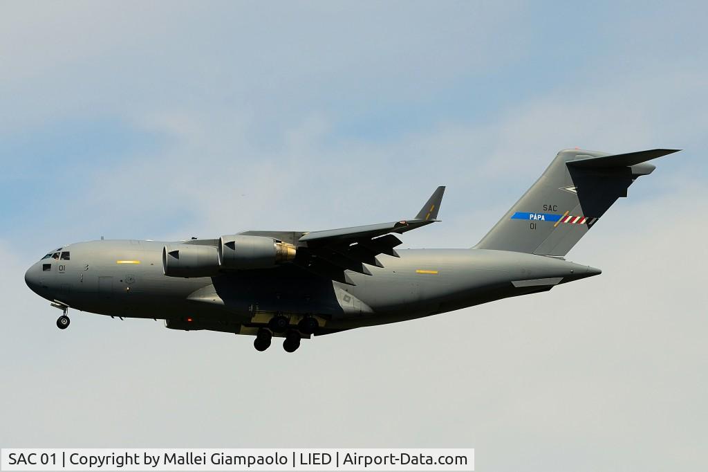 SAC 01, 2008 Boeing C-17A Globemaster III C/N F-207, Boeing C-17A Globemaster III