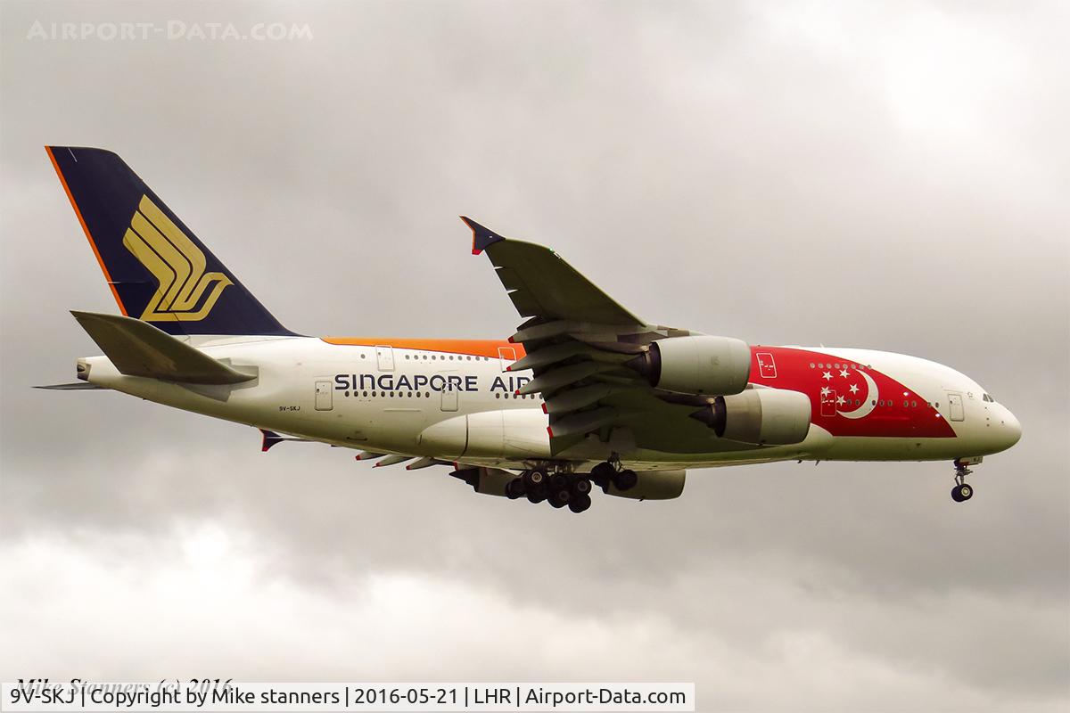 9V-SKJ, 2009 Airbus A380-841 C/N 045, Singapore Airlines A380- 841 landing runway 27R from SIN, LHR 21.5.16