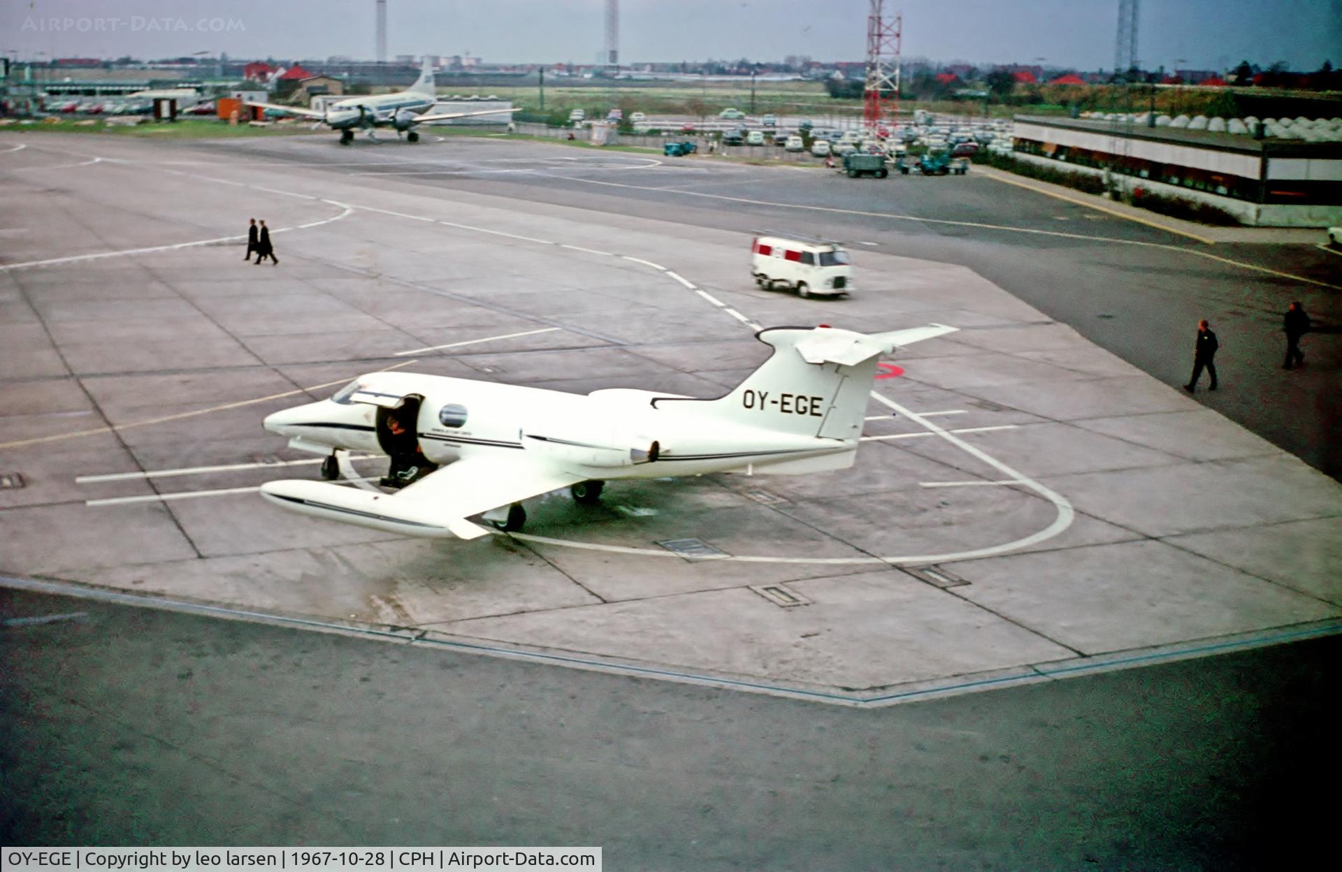 OY-EGE, 1966 Learjet 24 C/N 24-124, Copenhagen 28.10.1967