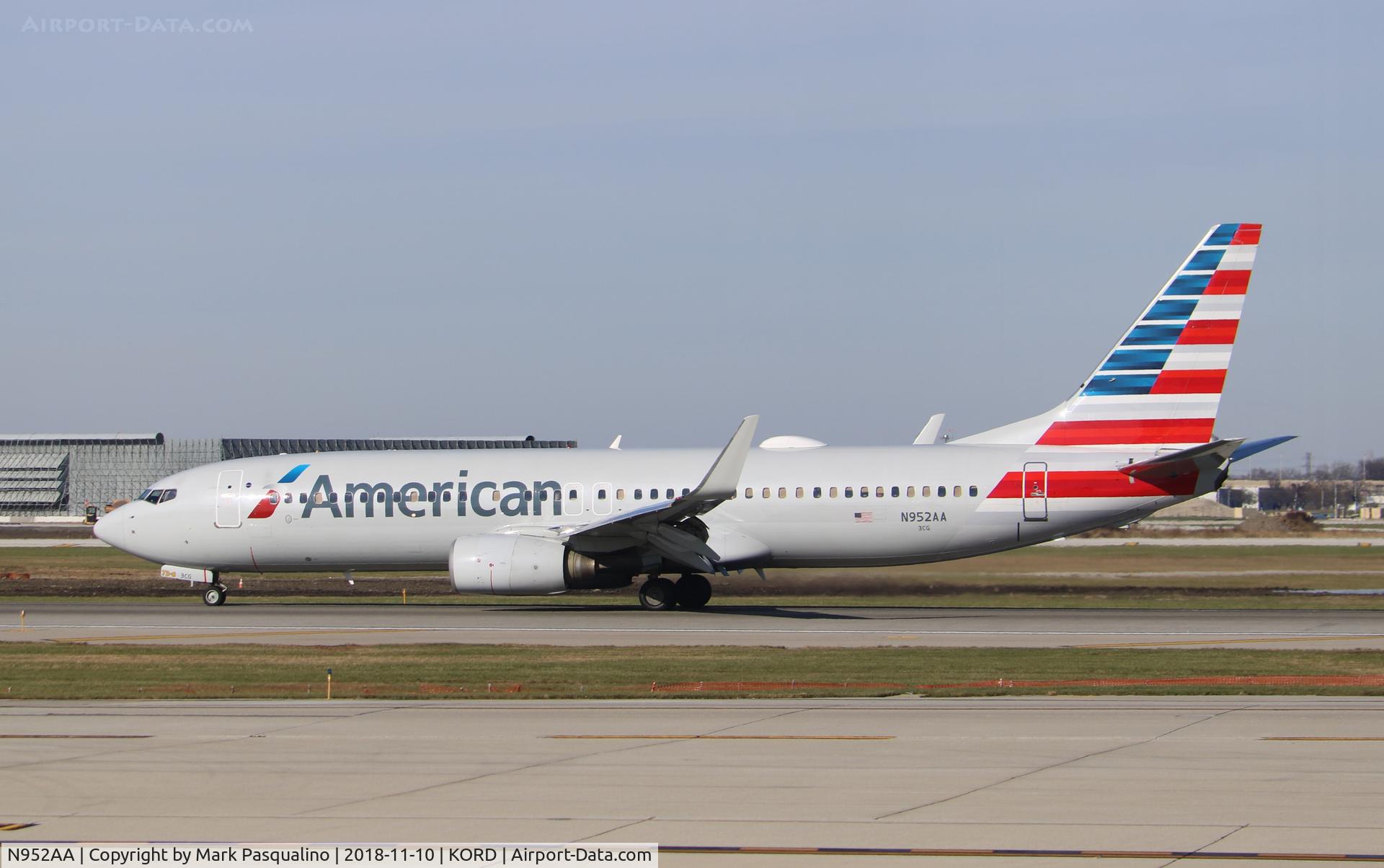 N952AA, 2000 Boeing 737-823 C/N 30088, Boeing 737-823