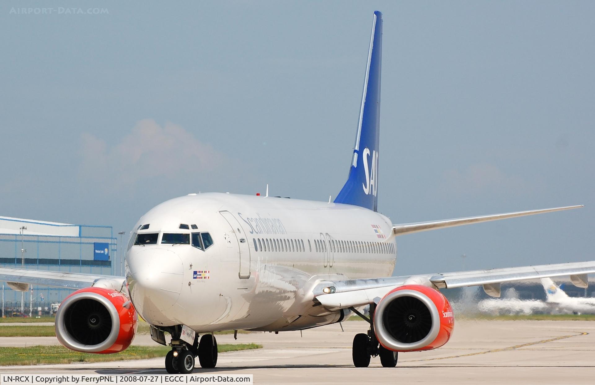 LN-RCX, 2000 Boeing 737-883 C/N 30196, SAS B738 lining-up